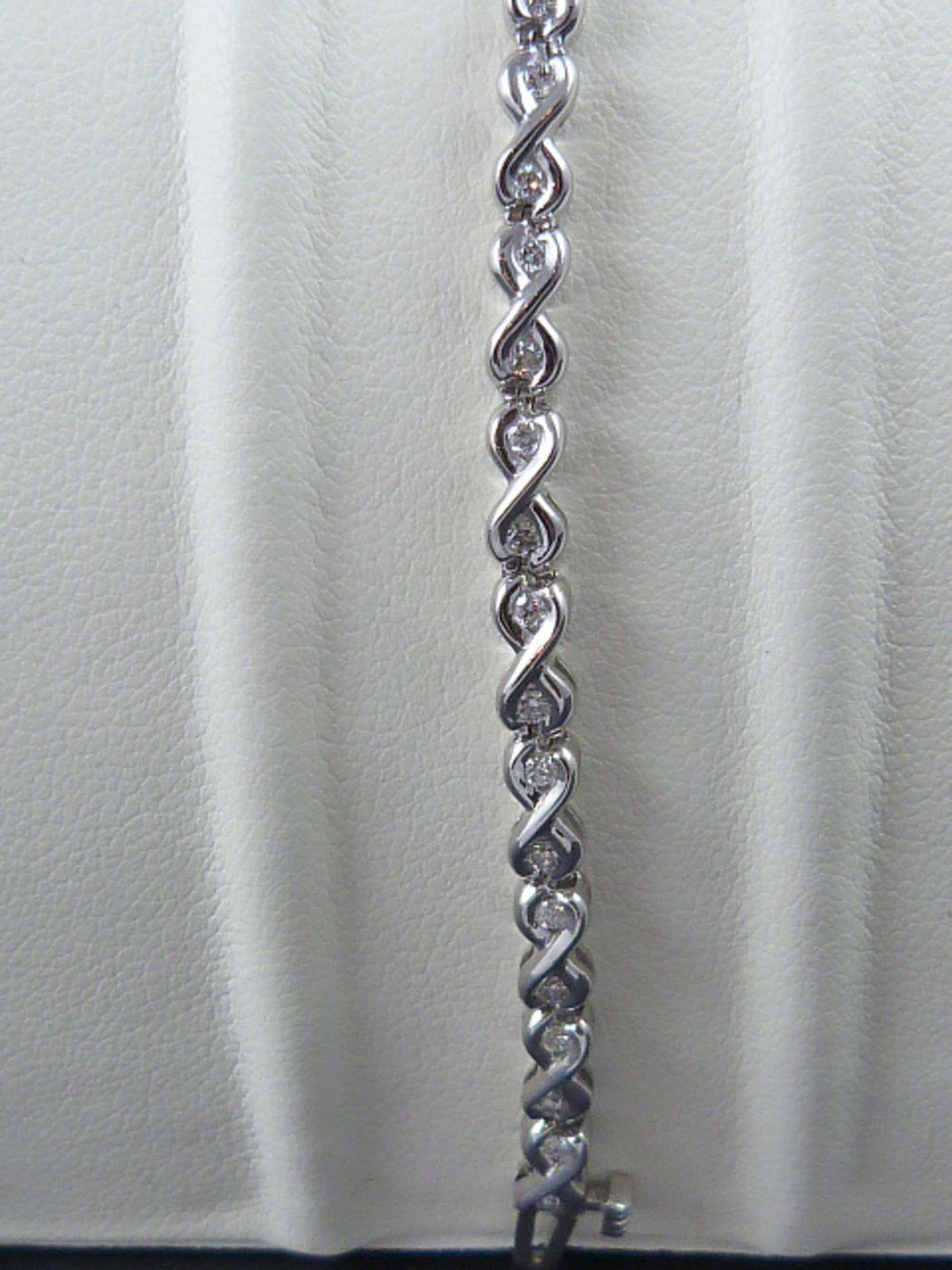 New 18ct Gold and Diamond Bracelet-Auction Lot