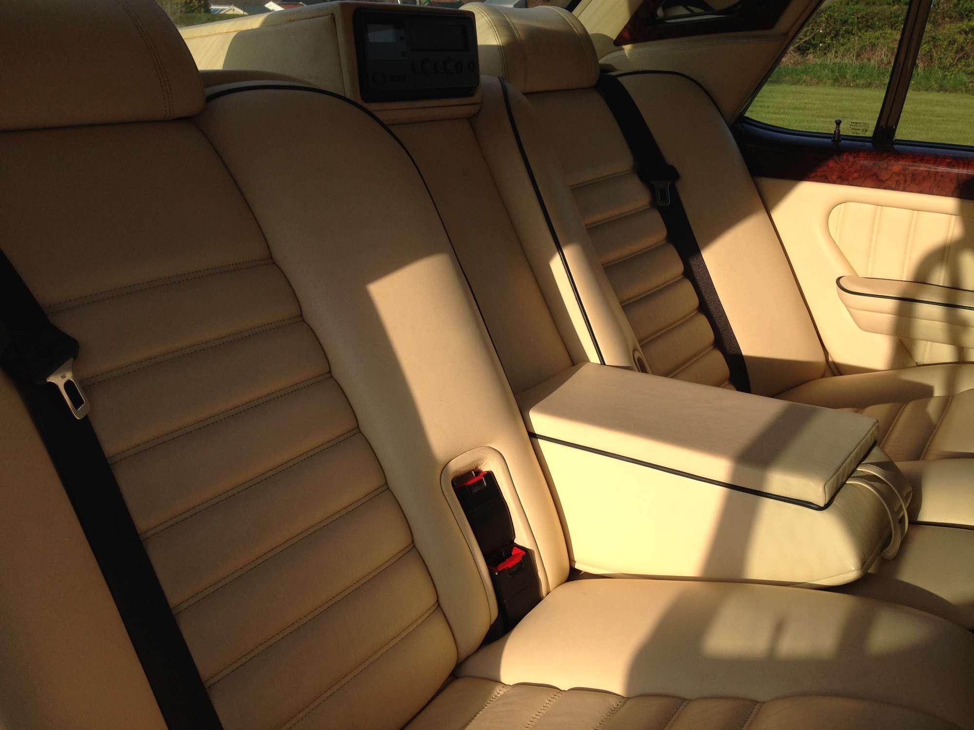 1996 Bentley Brooklands Saloon-Auction Lot