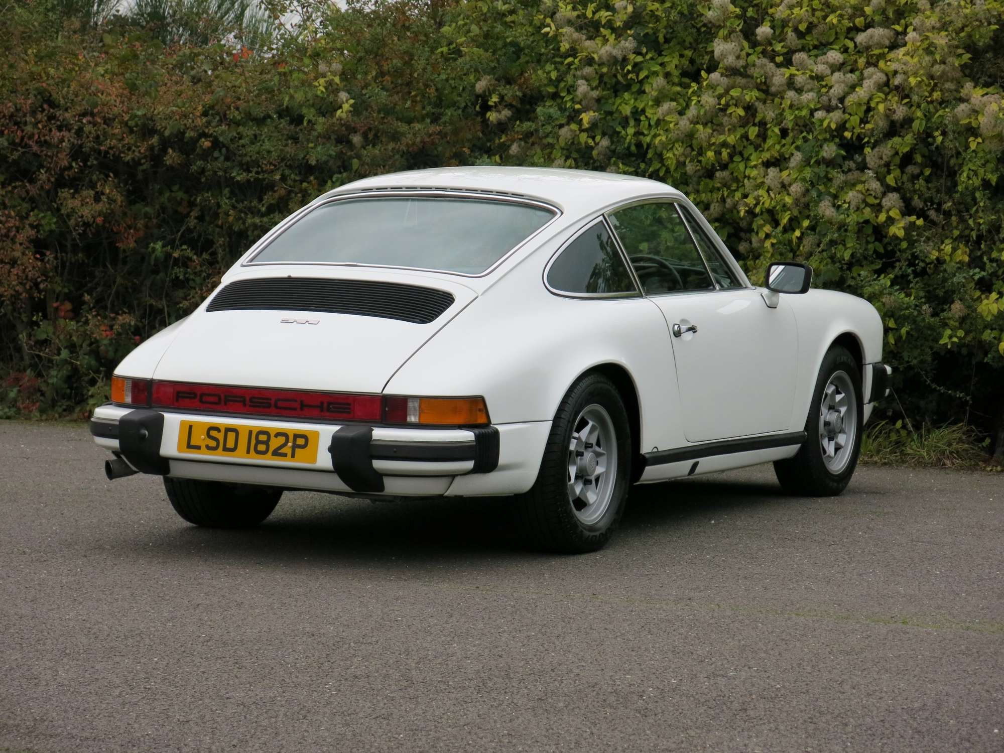 1976 Porsche 911 2.7 Coupe-Sold