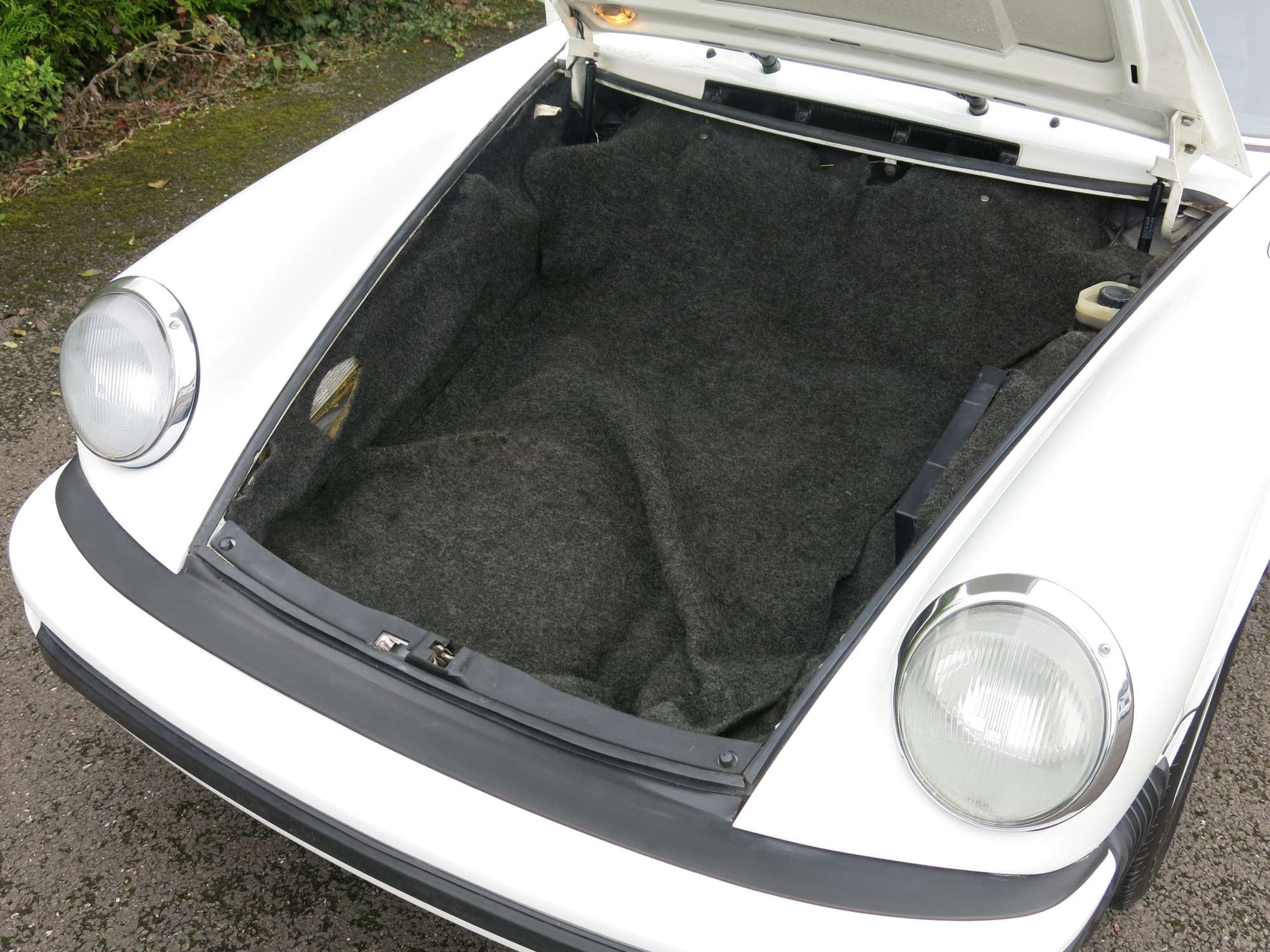 1976 Porsche 911 2.7 Coupe-Sold