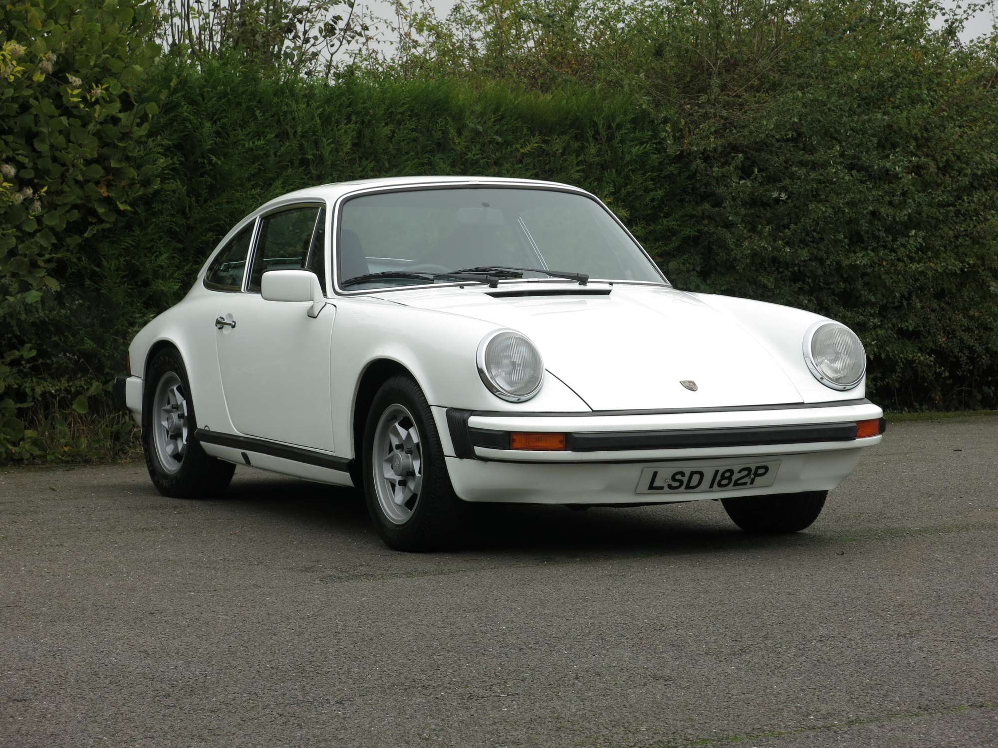 1976 Porsche 911 2.7 Coupe-Sold