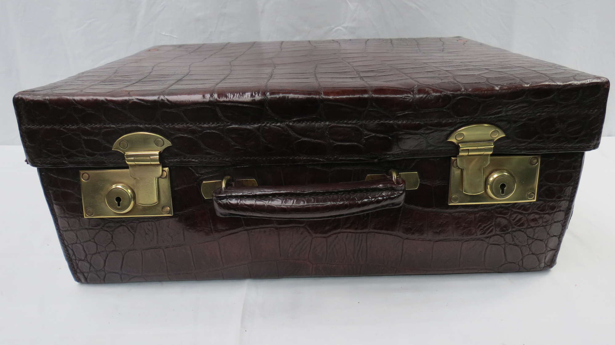 A fine crocodile skin Suitcase-Auction Lot