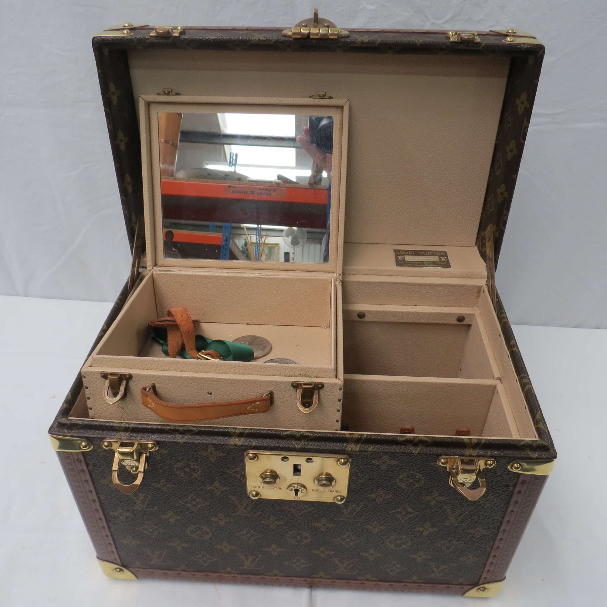 A Louis Vuitton Ladies Vanity Case-Sold