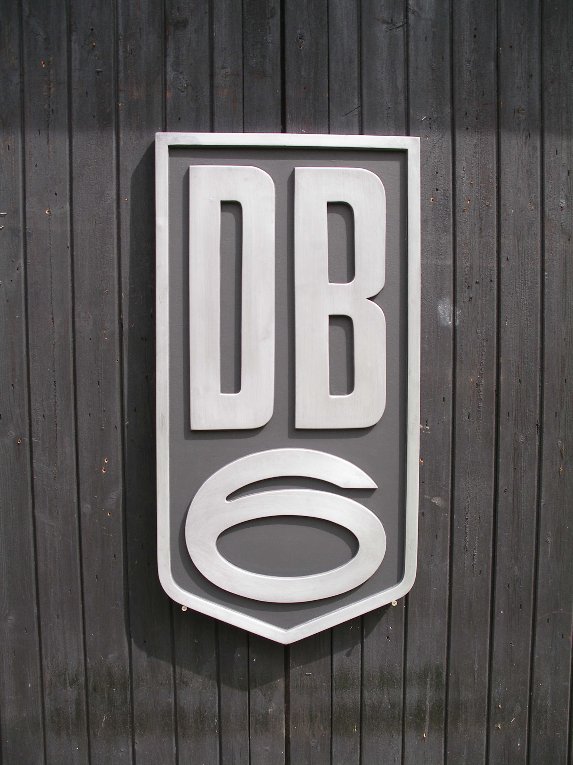 Aston Martin DB6 badge-Auction Lot