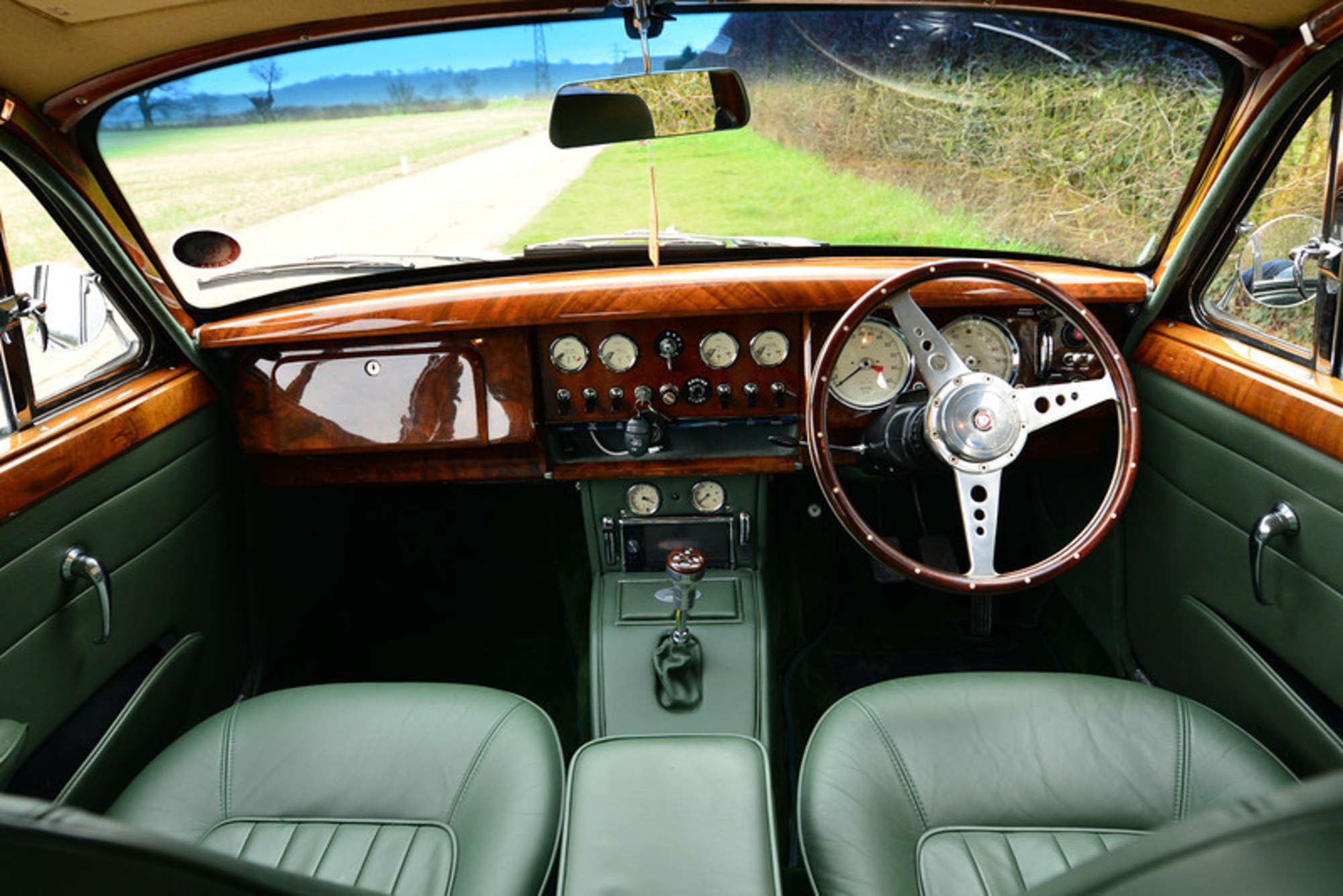 1960 Jaguar Mark II 3.8 Saloon-Auction Lot