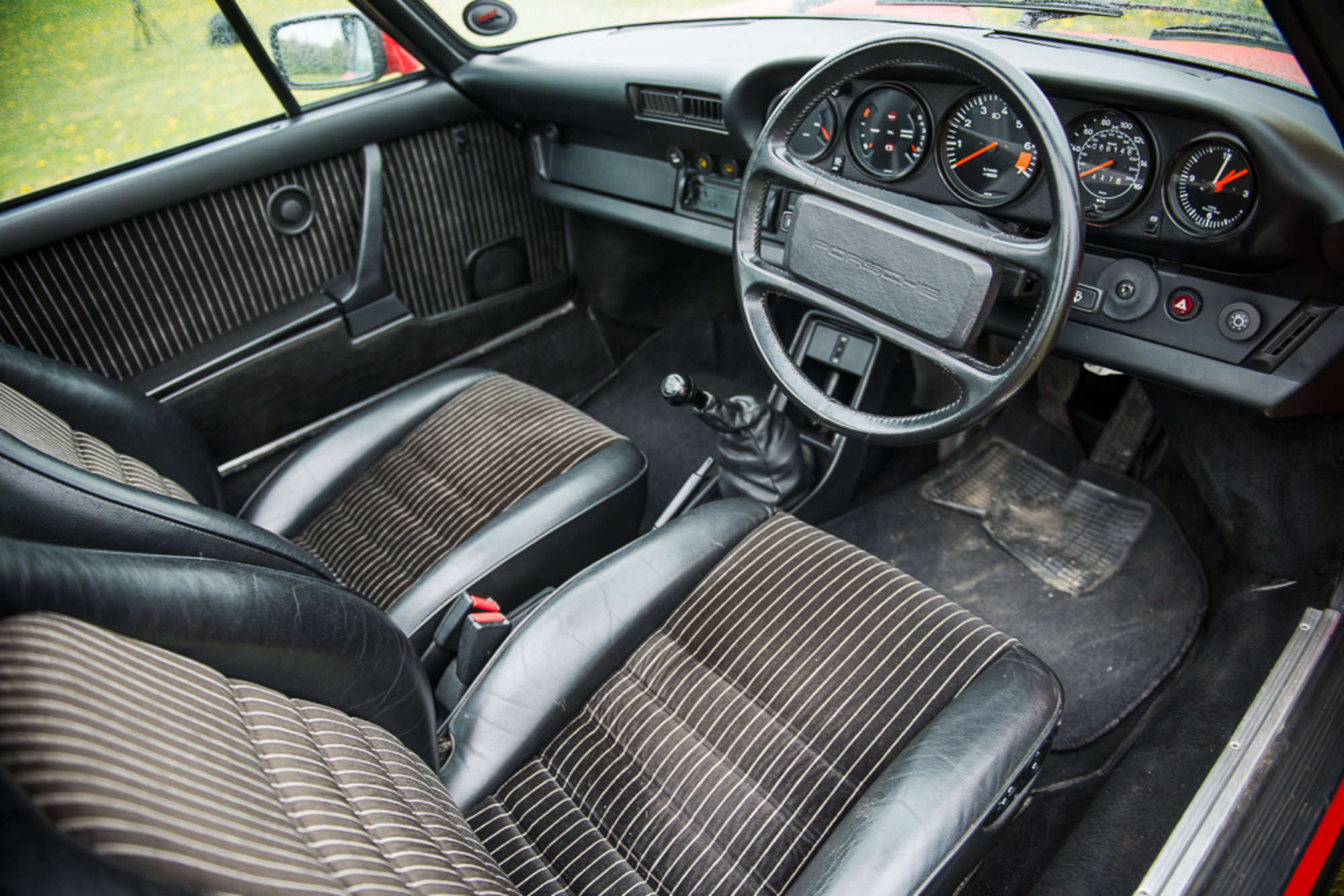 1985 Porsche 911 3.2 Carrera Targa-Sold