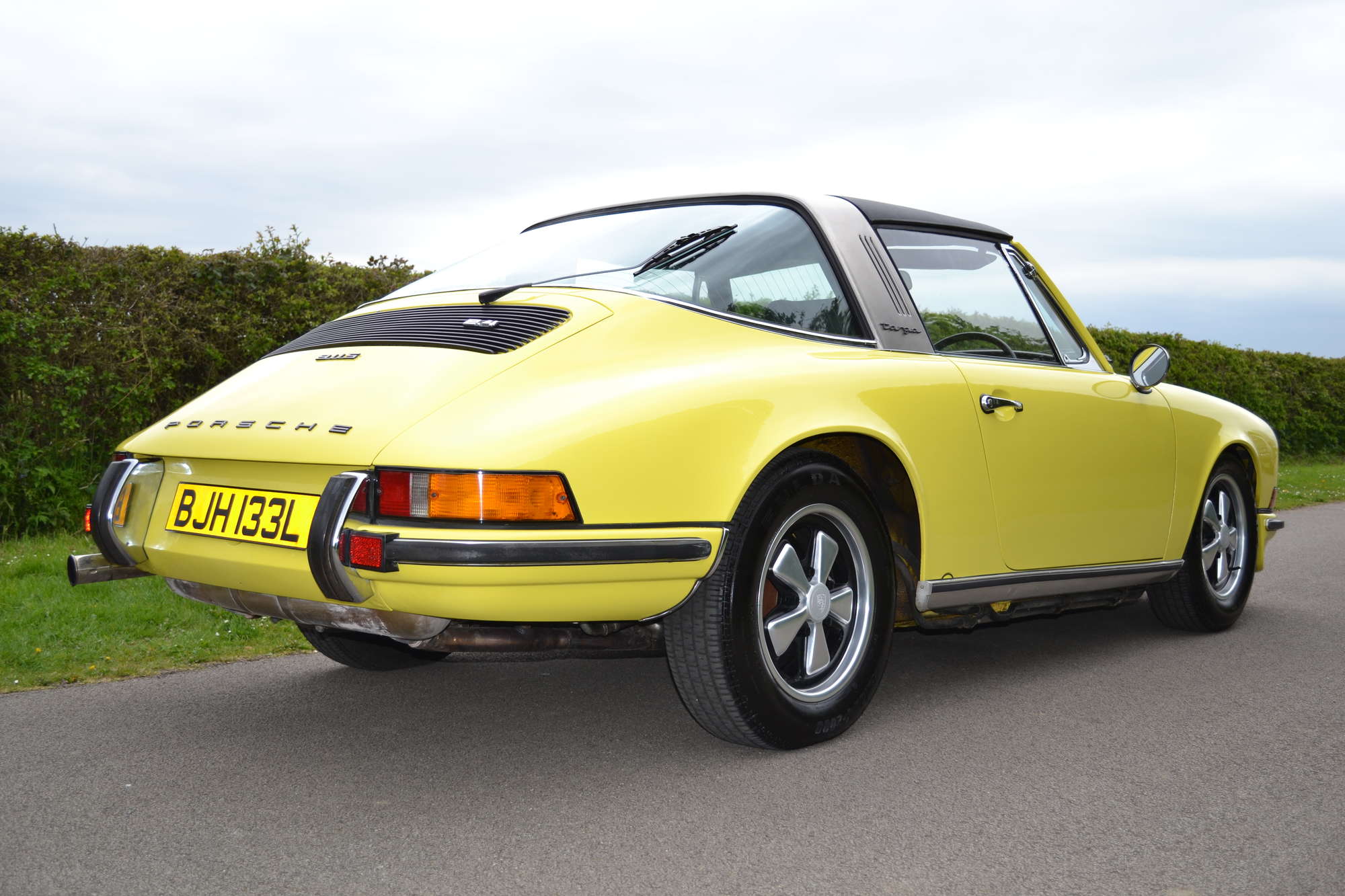 1973 Porsche 911 S 2.4 Targa-Sold