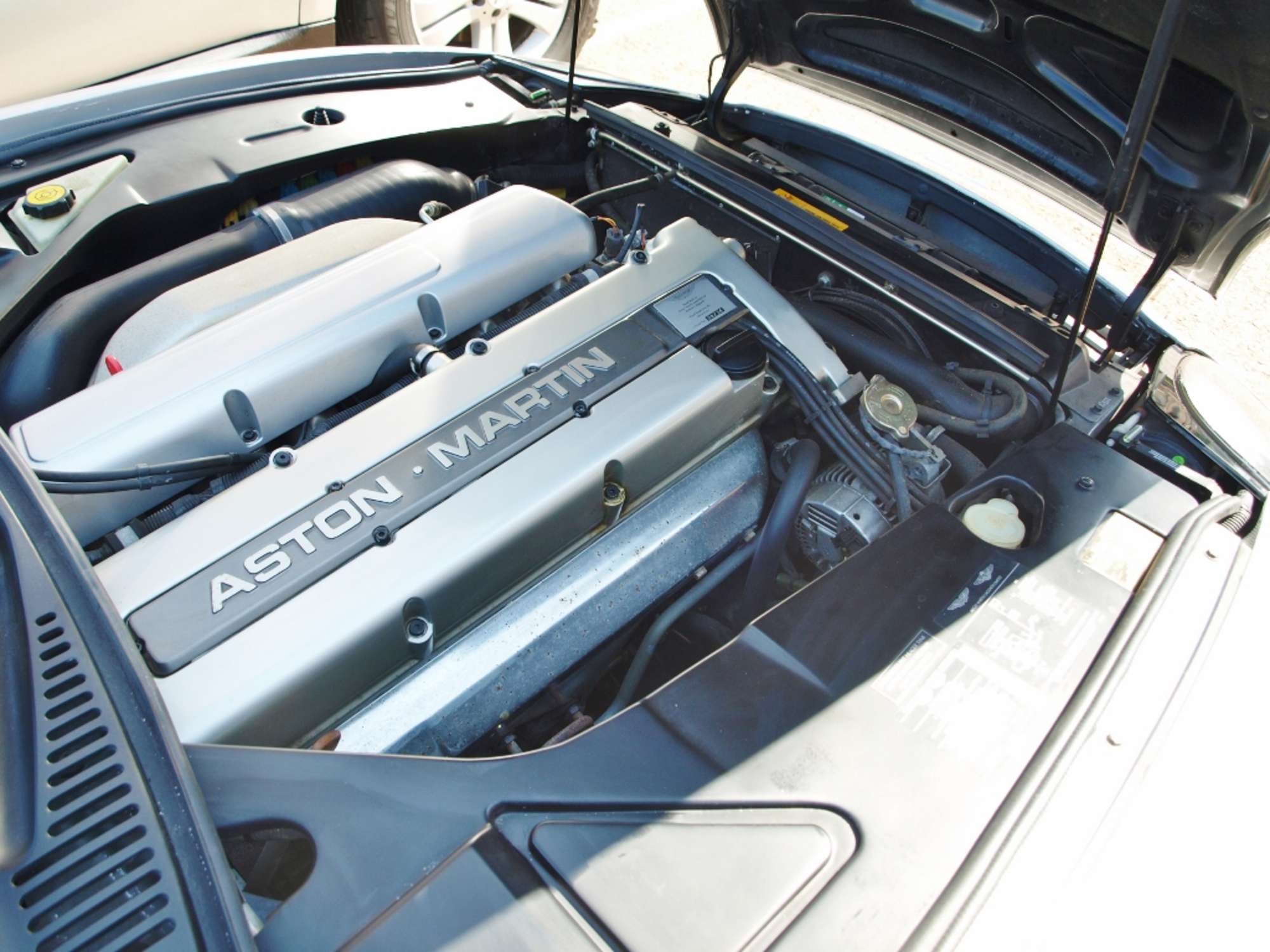 1998 Aston Martin DB7 Volante - Alfred Dunhill Limited Editi-Auction Lot