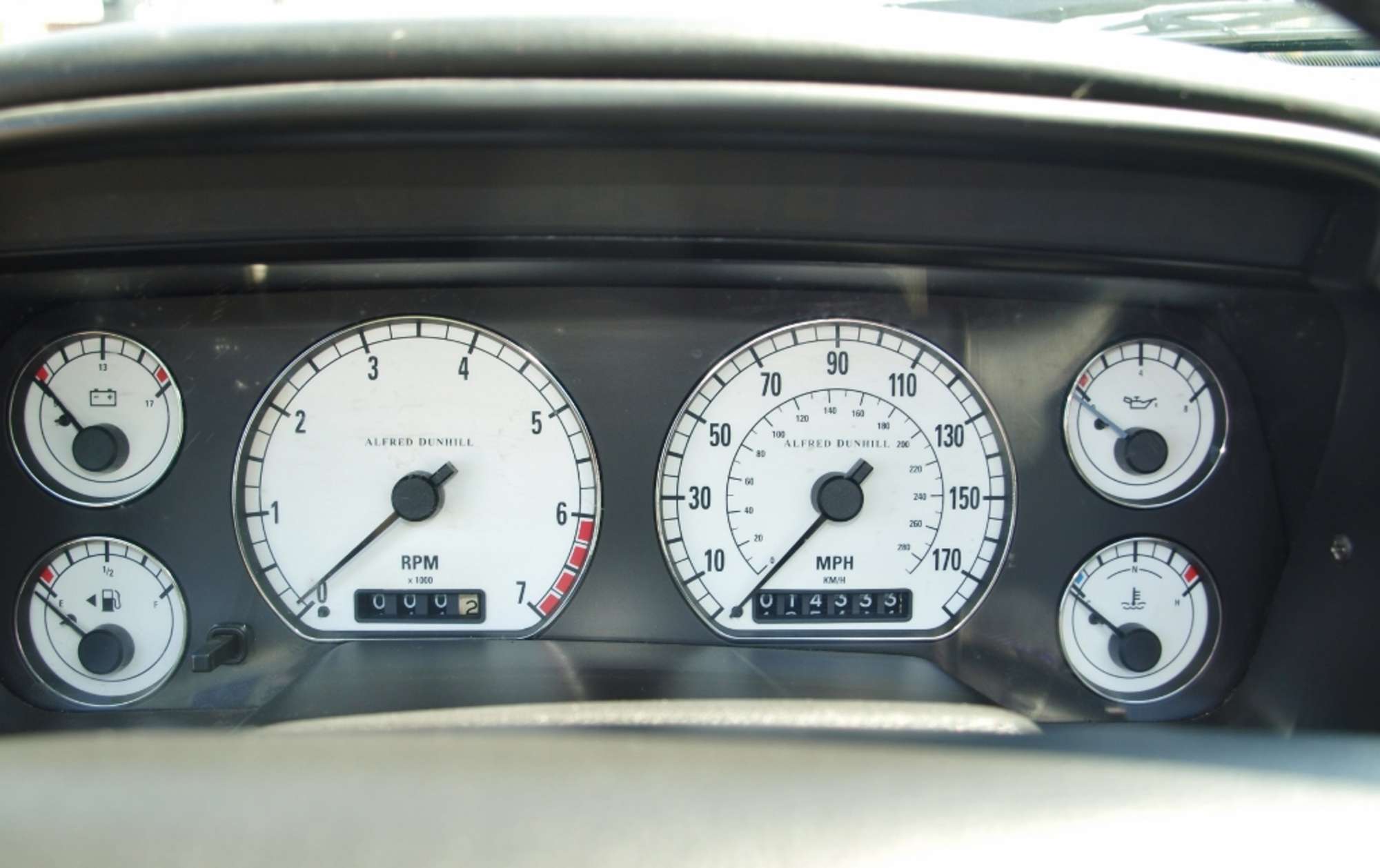 1998 Aston Martin DB7 Volante - Alfred Dunhill Limited Editi-Auction Lot