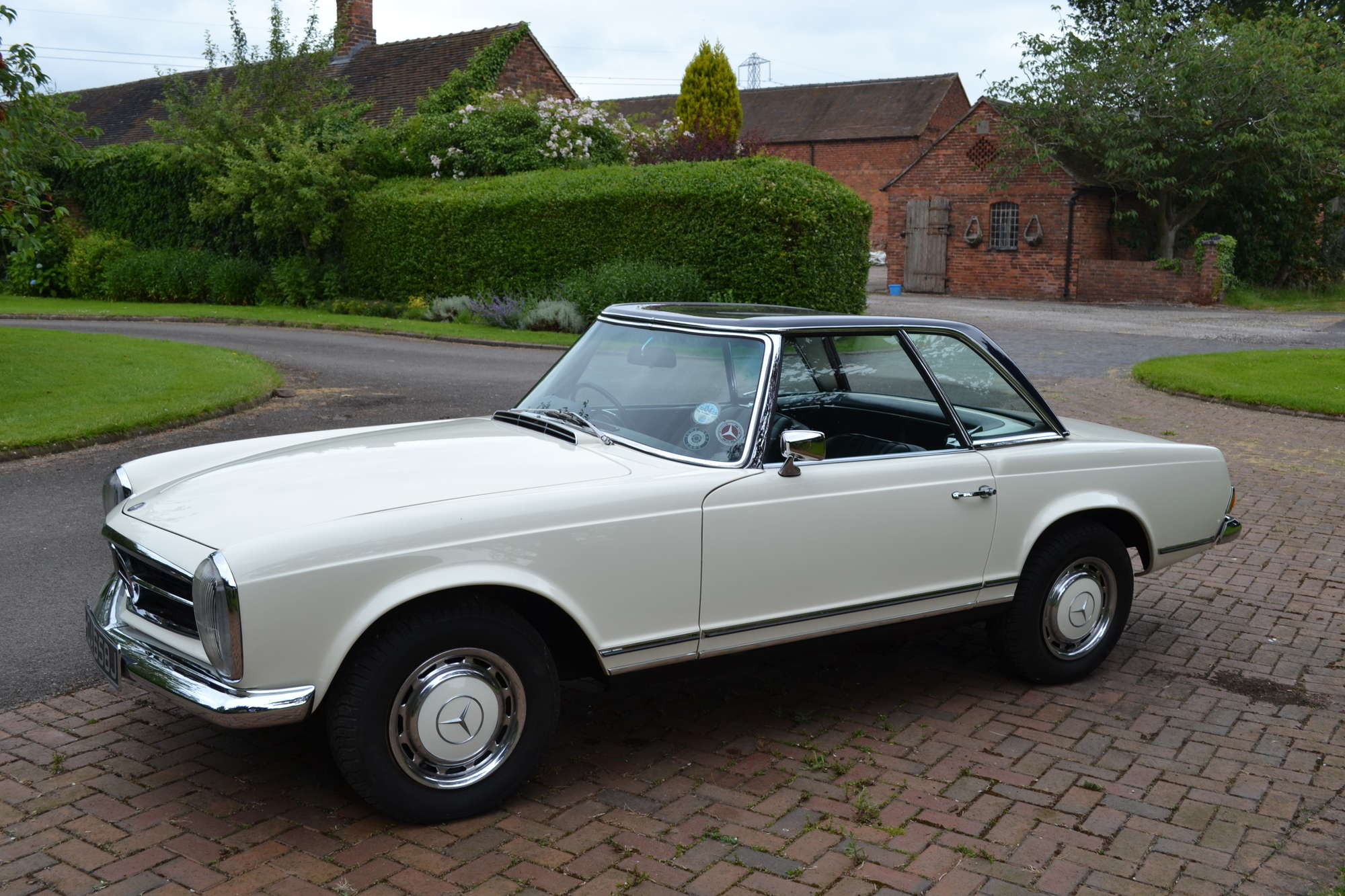 1970 Mercedes-Benz 280SL Pagoda Automatic-Sold