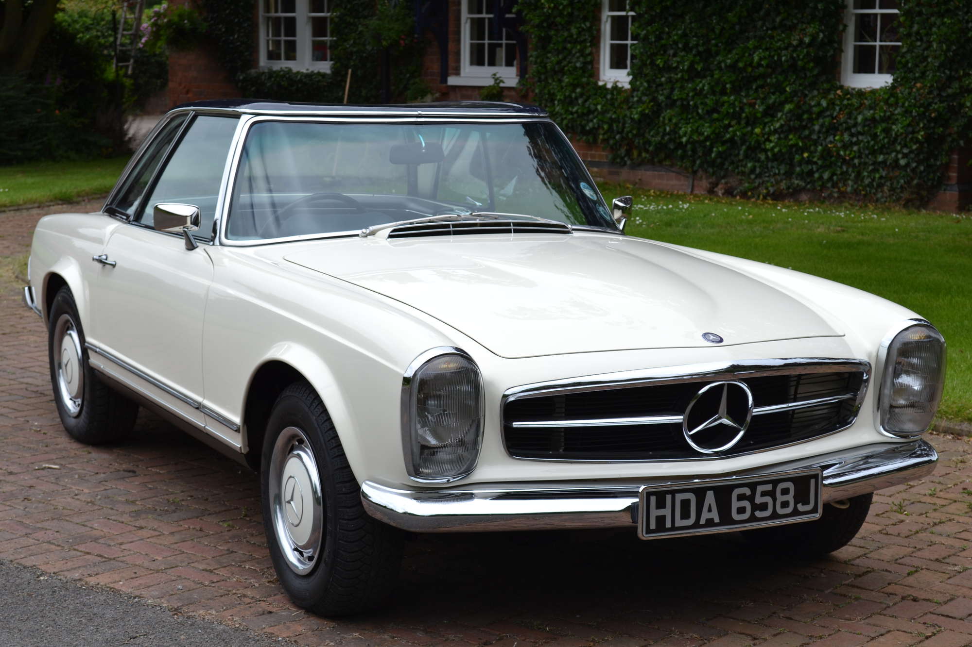 1970 Mercedes-Benz 280SL Pagoda Automatic-Sold