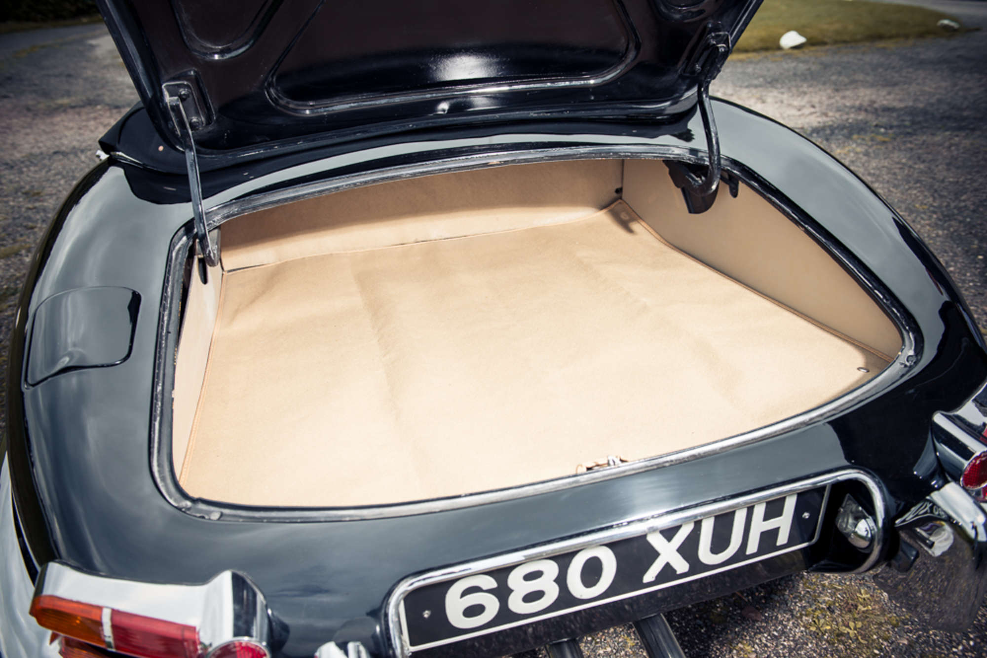 1962 Jaguar E-Type Series 1 Roadster-Sold