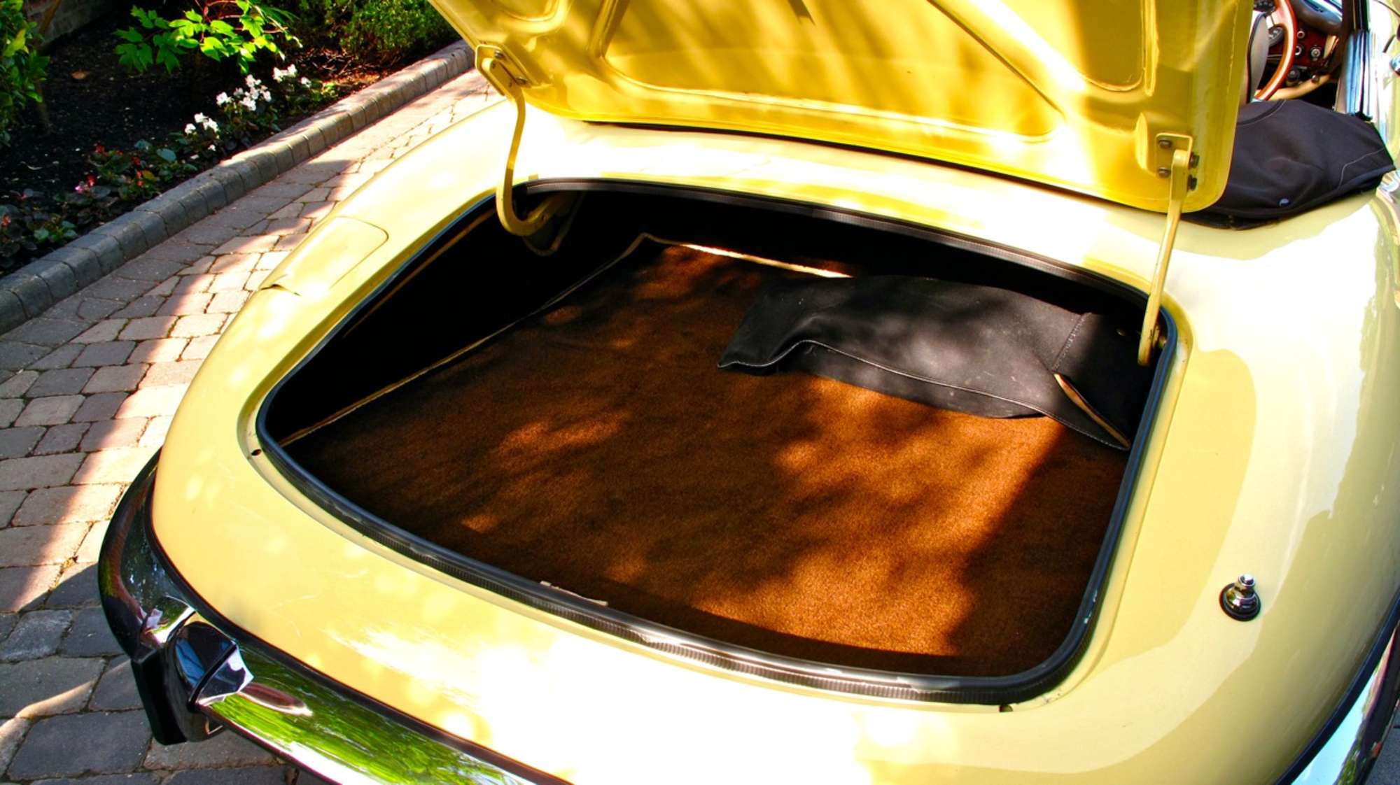 1973 Jaguar E-Type V12 Roadster-Auction Lot