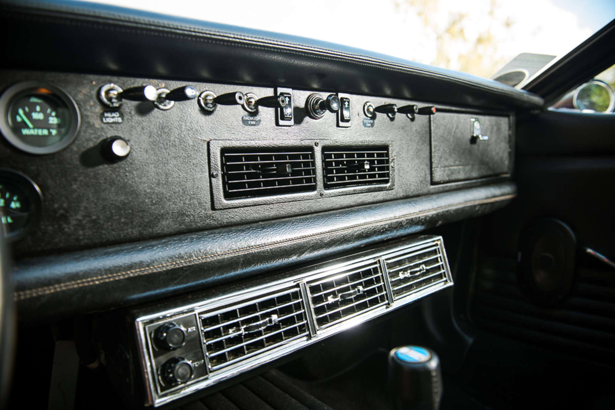 1969 DeTomaso Mangusta-Sold