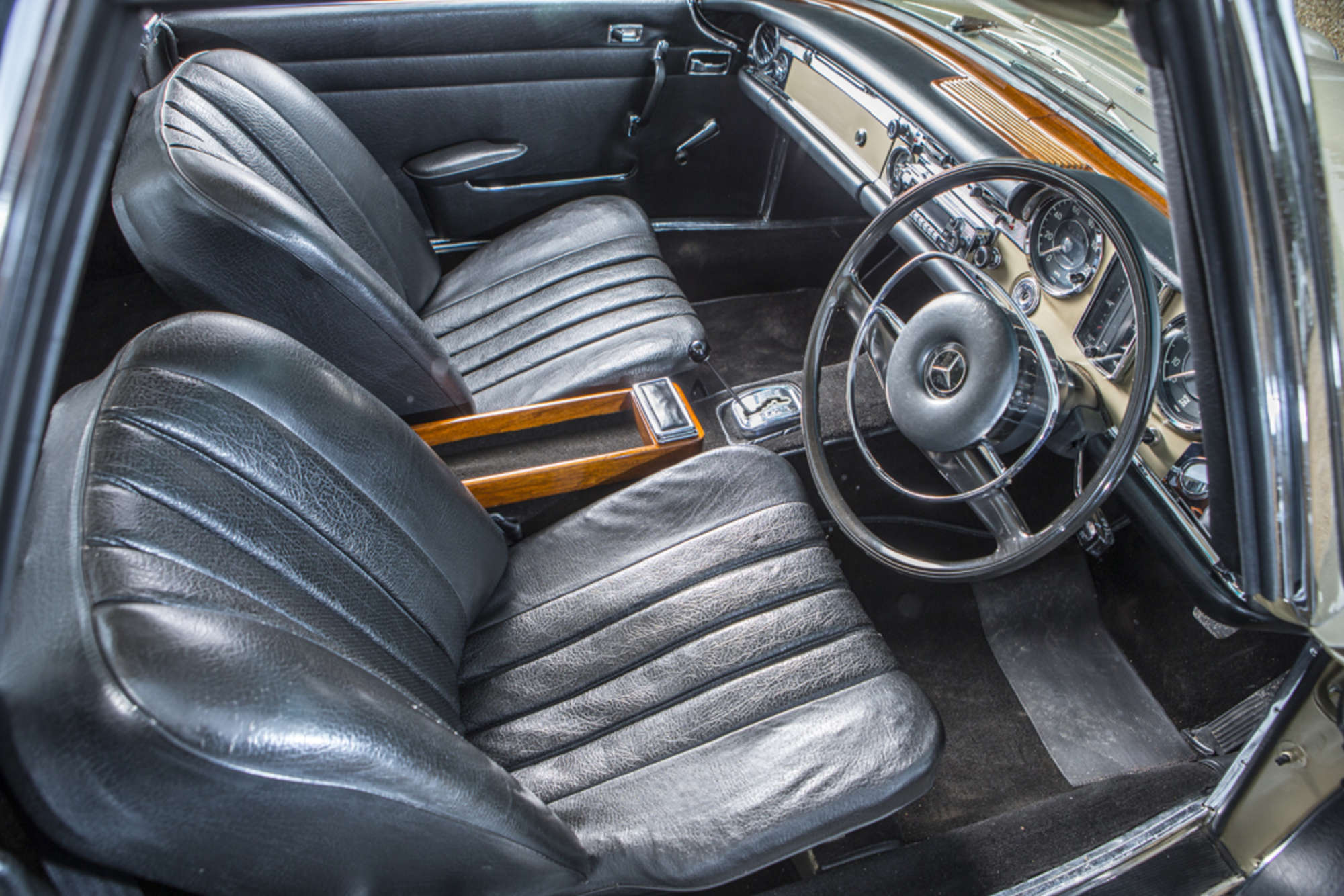 1969 Mercedes-Benz 280SL Pagoda with Hardtop-Sold