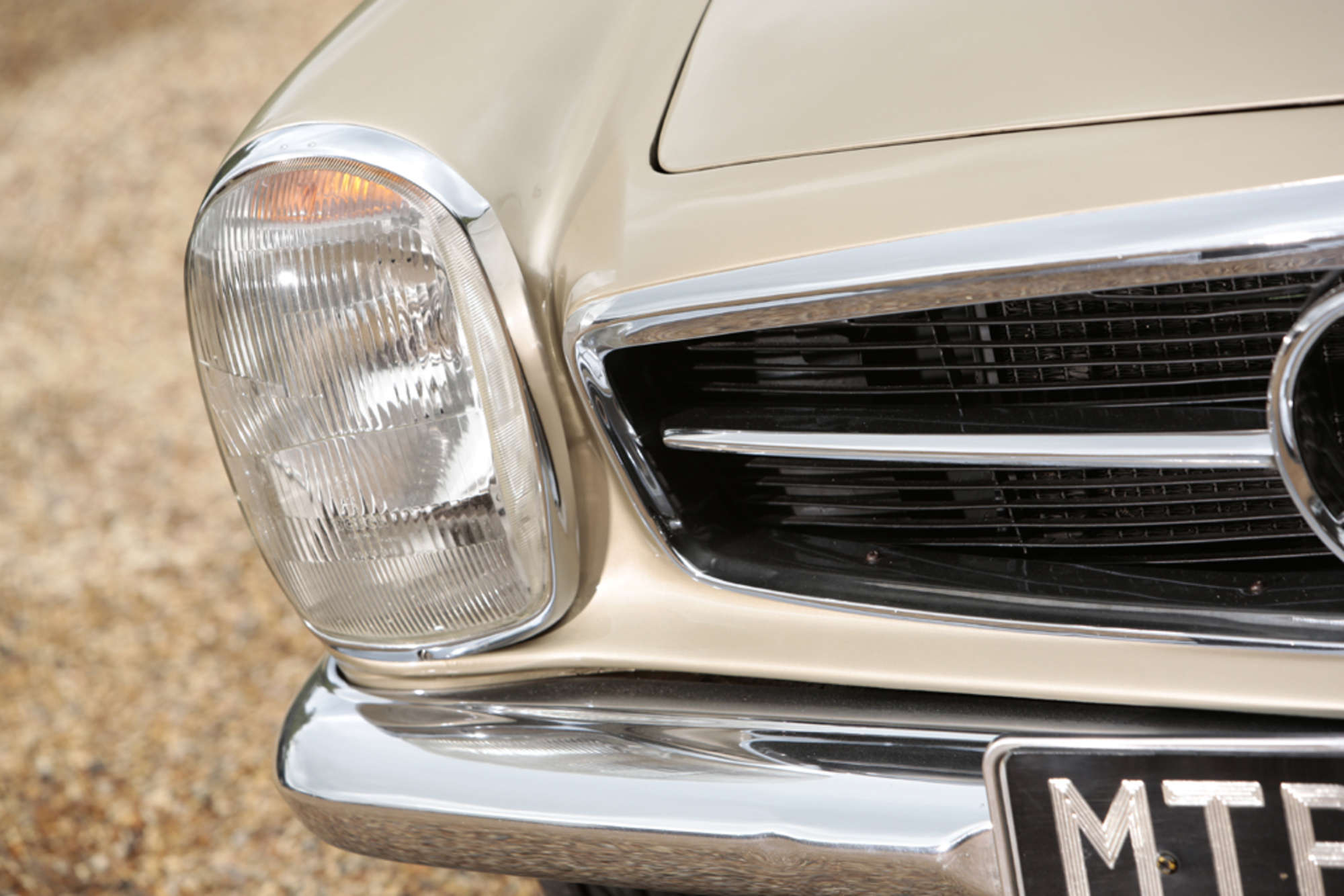 1969 Mercedes-Benz 280SL Pagoda with Hardtop-Sold