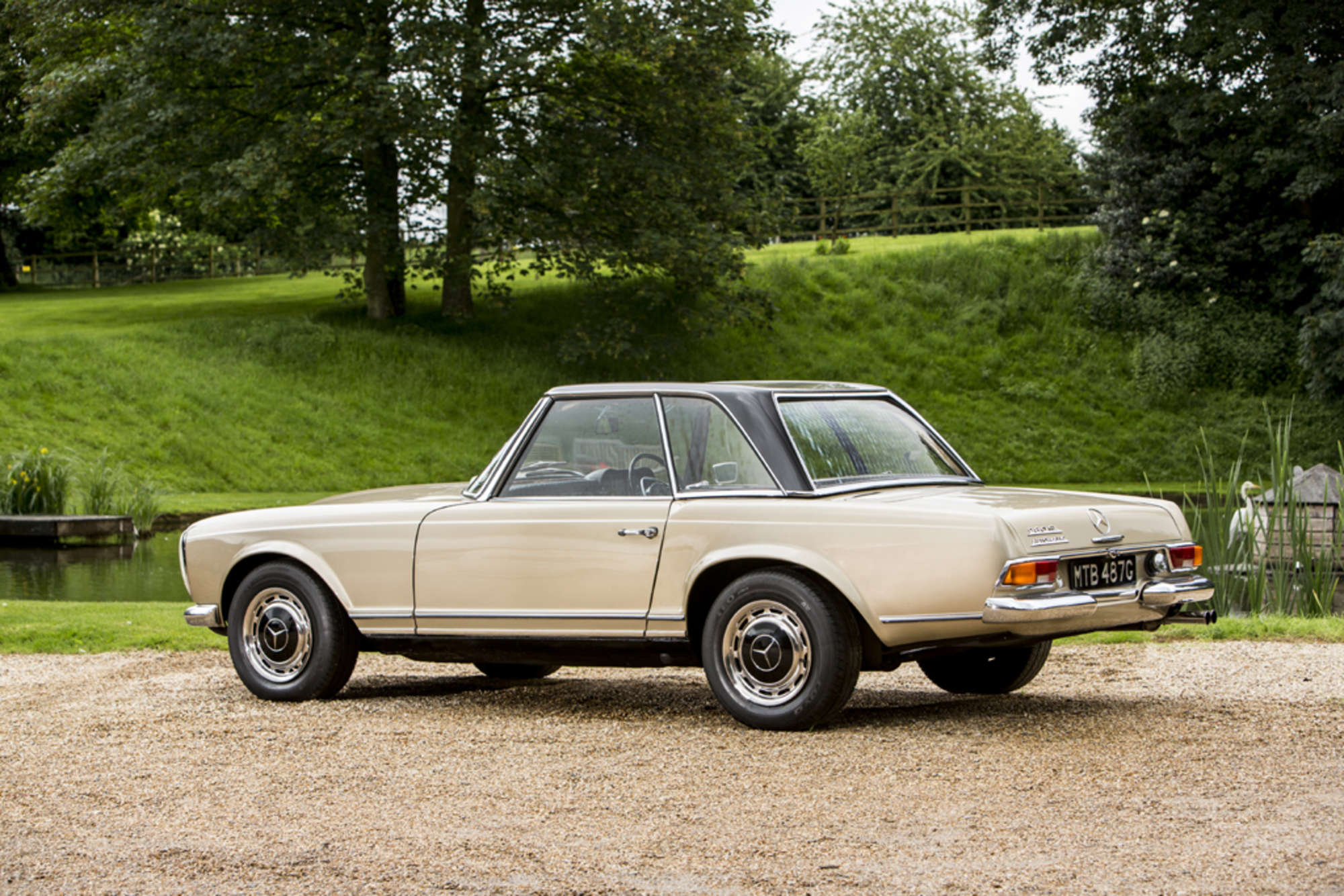 1969 Mercedes-Benz 280SL Pagoda with Hardtop-Sold