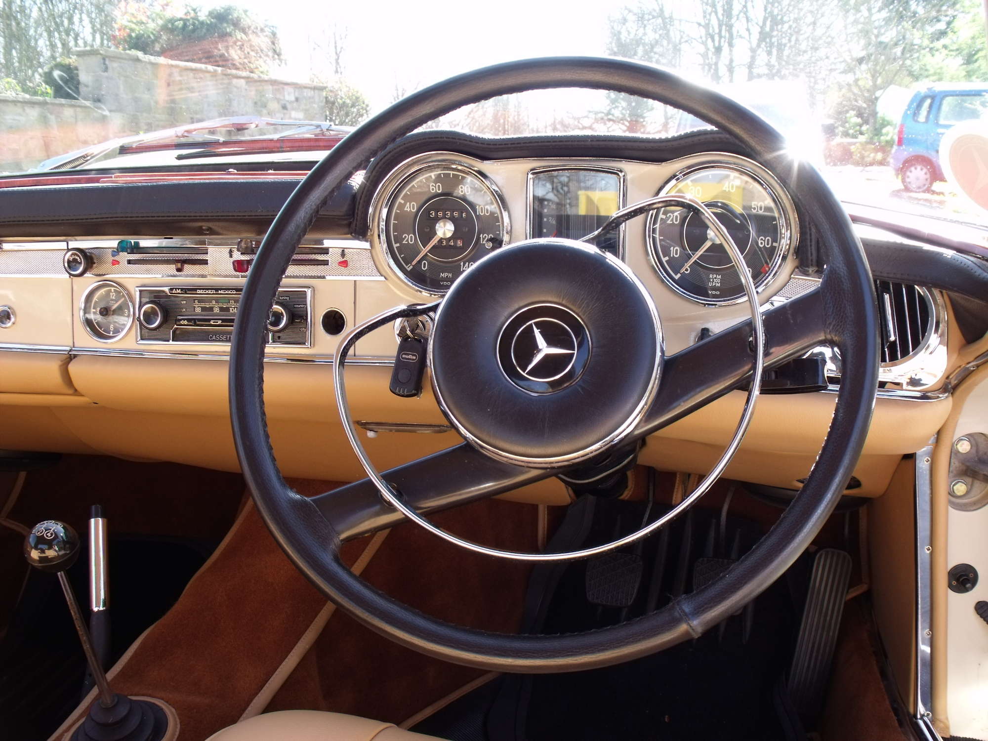 1965 Mercedes-Benz 230SL 'Pagoda'-Sold