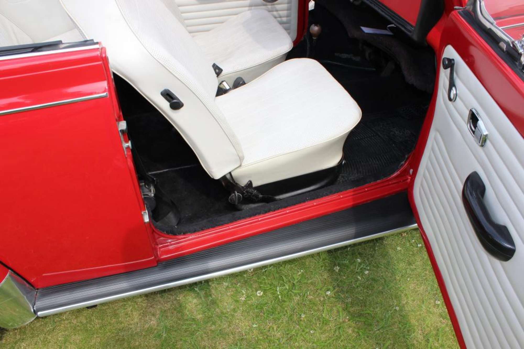 1968 Volkswagen Karmann Beetle Cabriolet-Sold