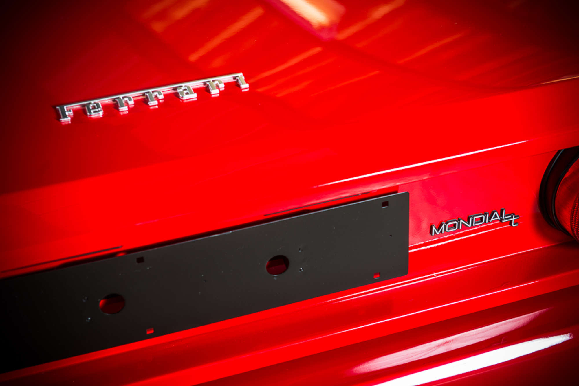 1991 Ferrari Mondial T-Sold