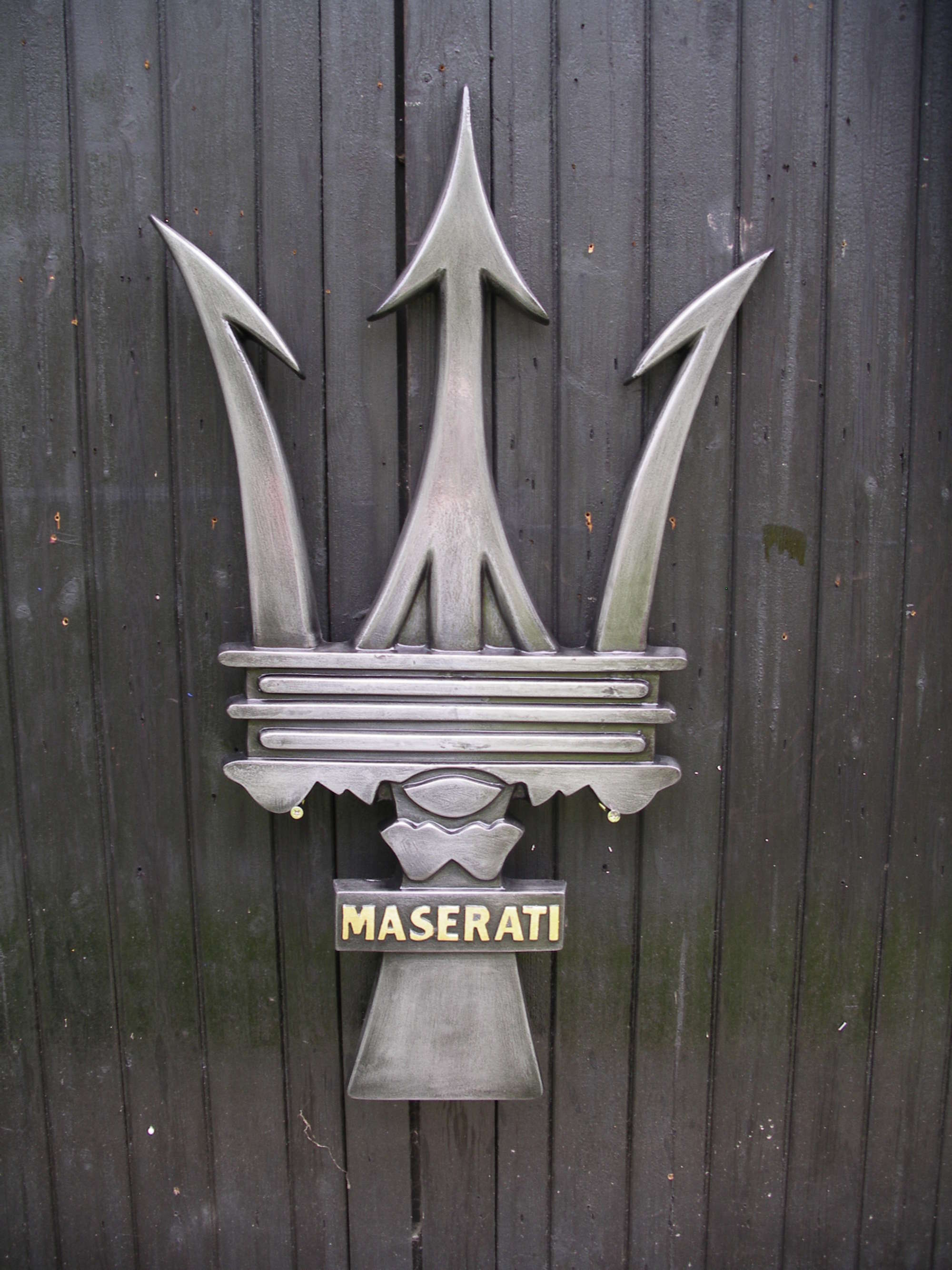 Maserati Trident emblem-Auction Lot