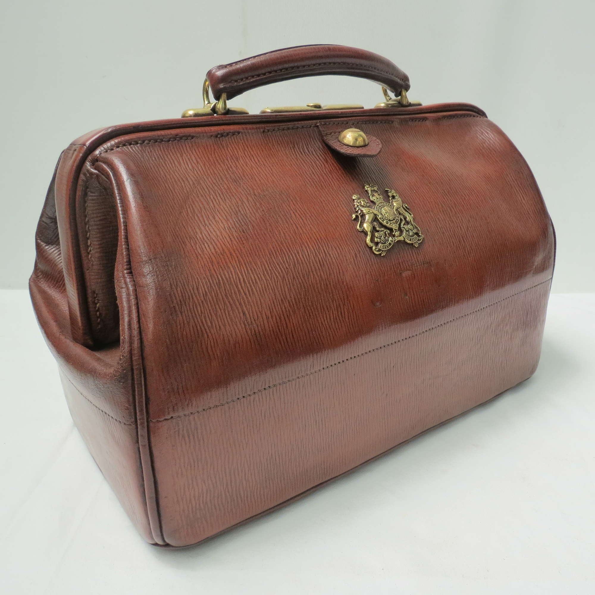 An English milled hide Gladstone bag-Sold