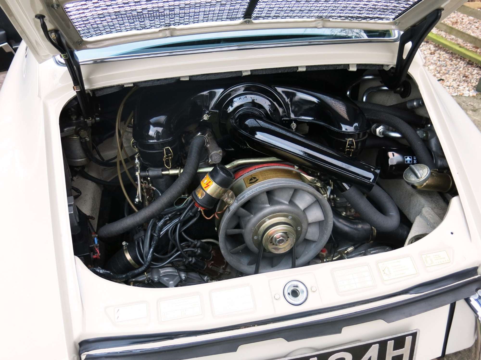 1970 Porsche 911 2.2S Coupe-Sold