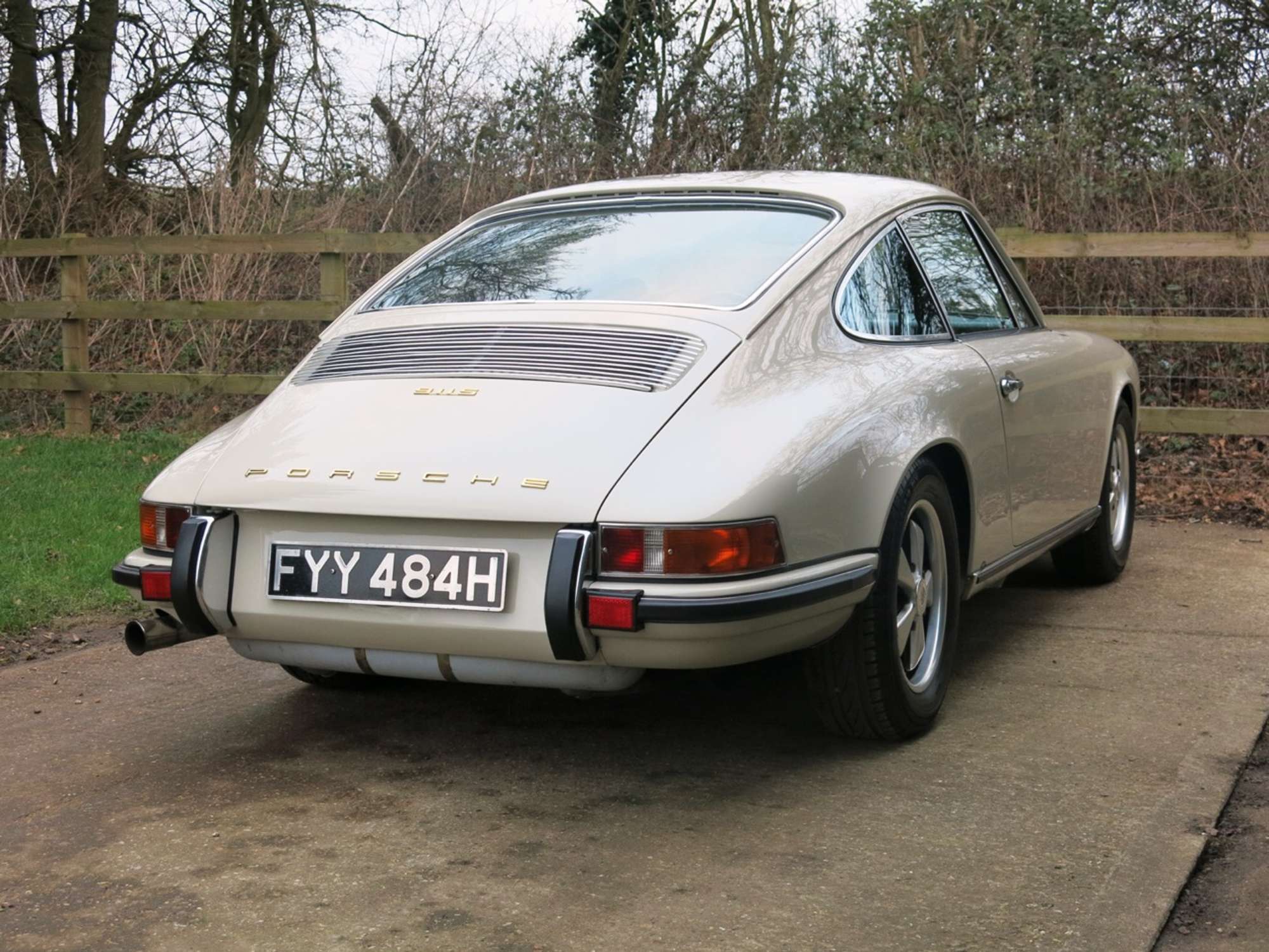 1970 Porsche 911 2.2S Coupe-Sold