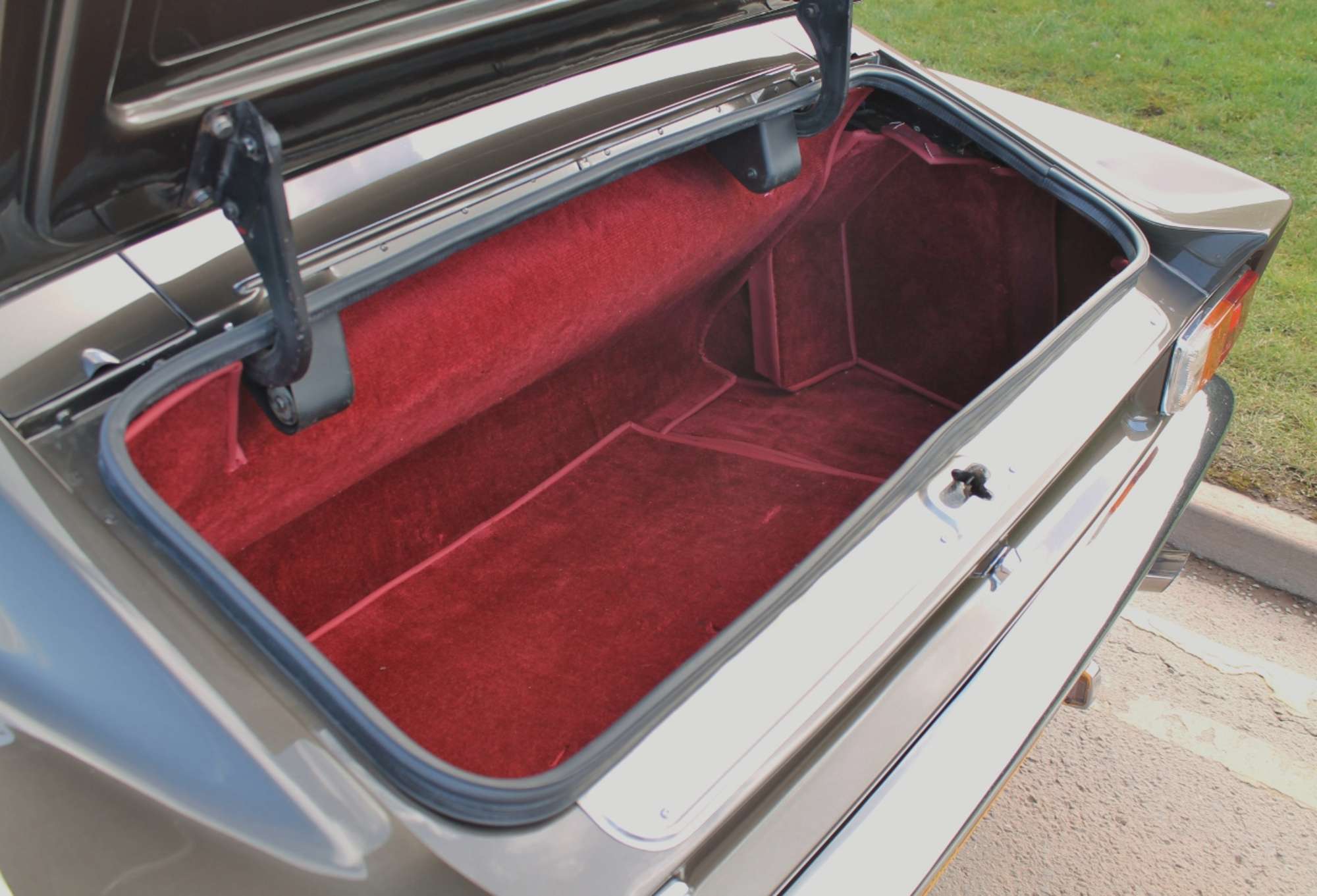 1980 Aston Martin V8-Sold