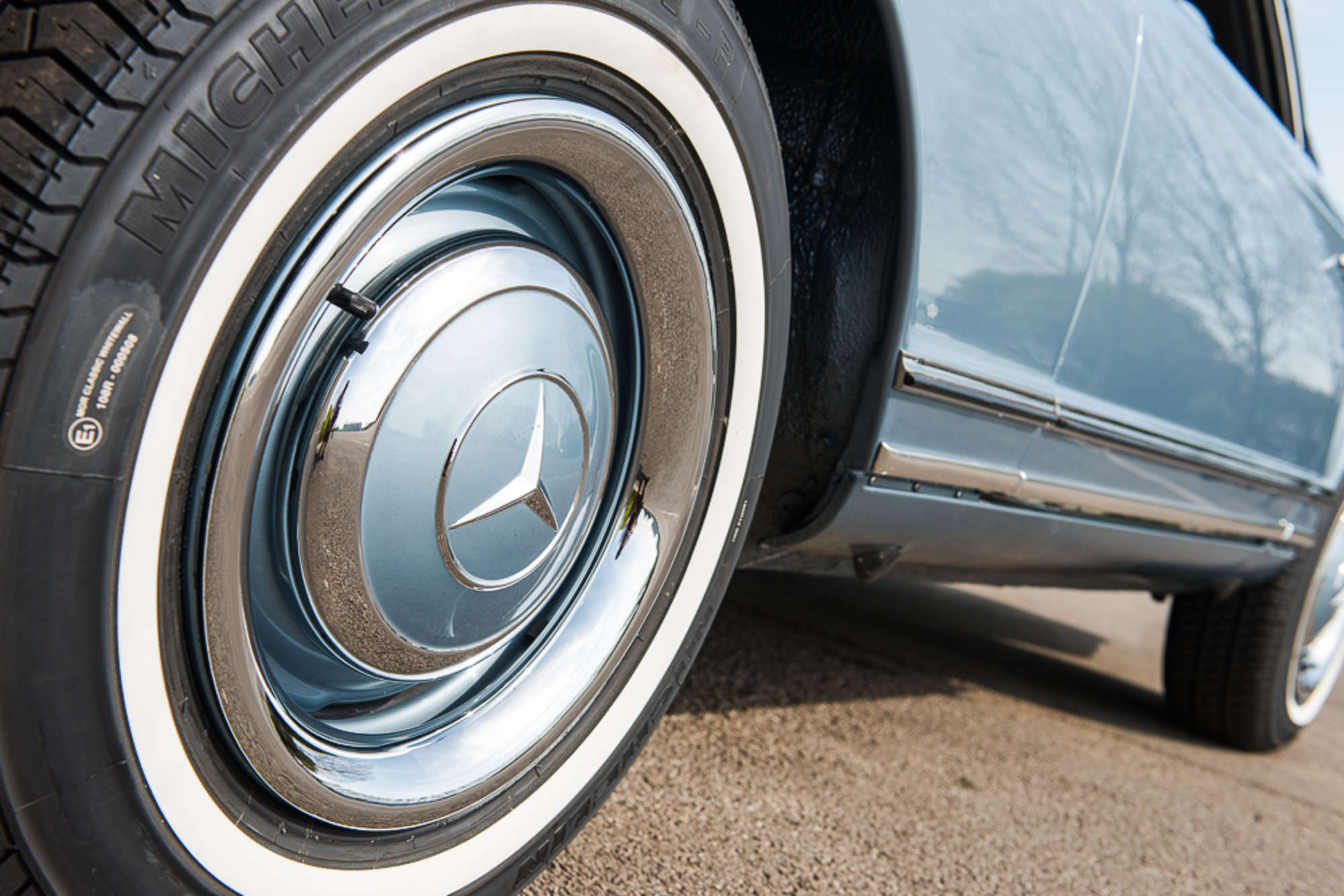 1963 Mercedes-Benz 230 SL Pagoda-Sold