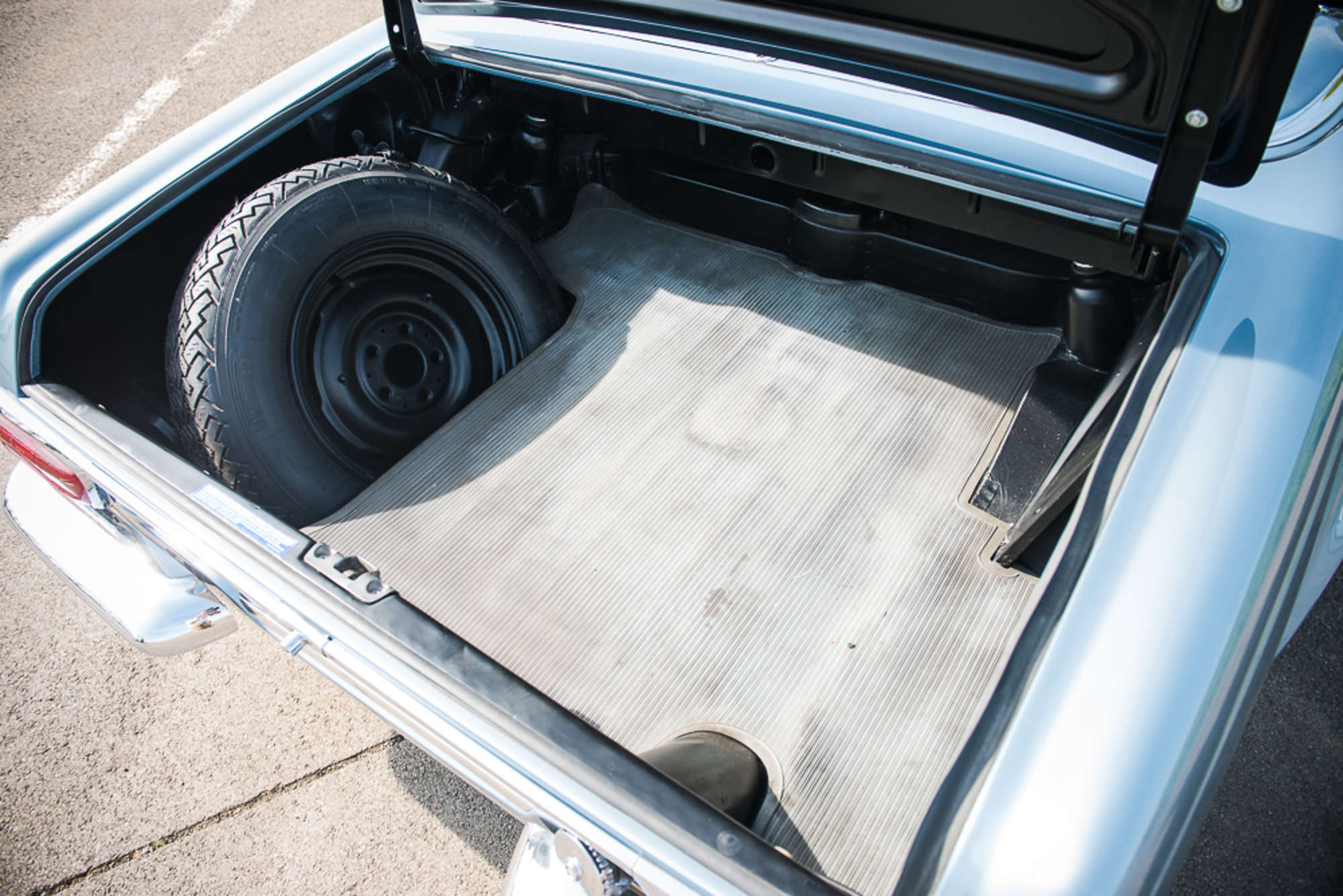 1963 Mercedes-Benz 230 SL Pagoda-Sold