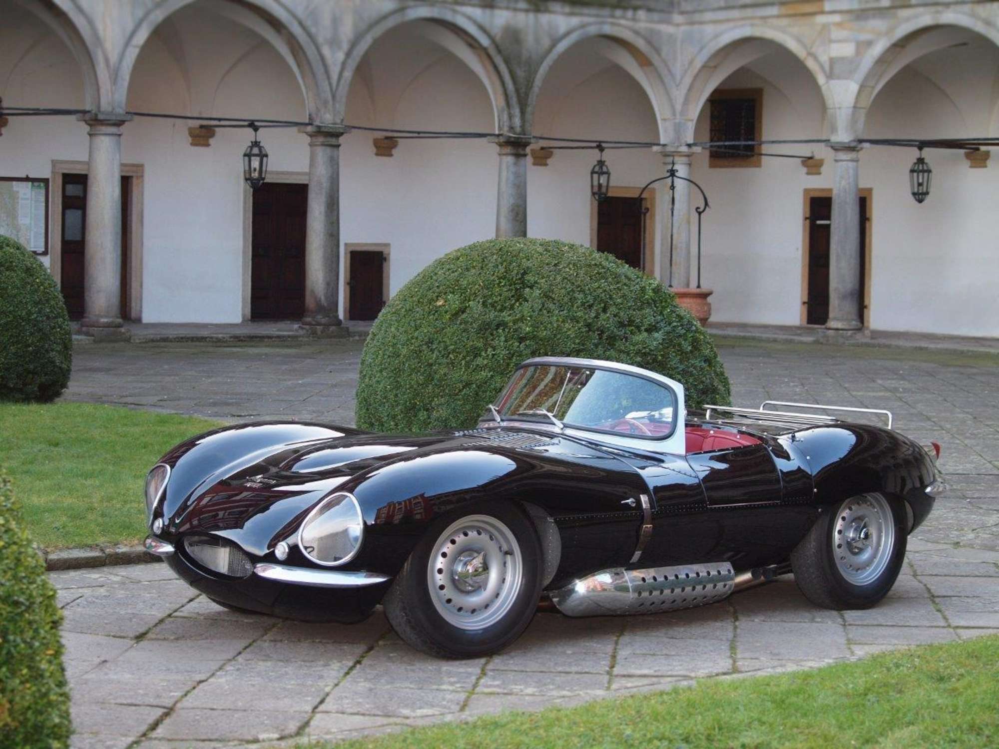 1969イギリス Iconic Auctioneers | 1969 Lynx-Jaguar XKSS-Sold