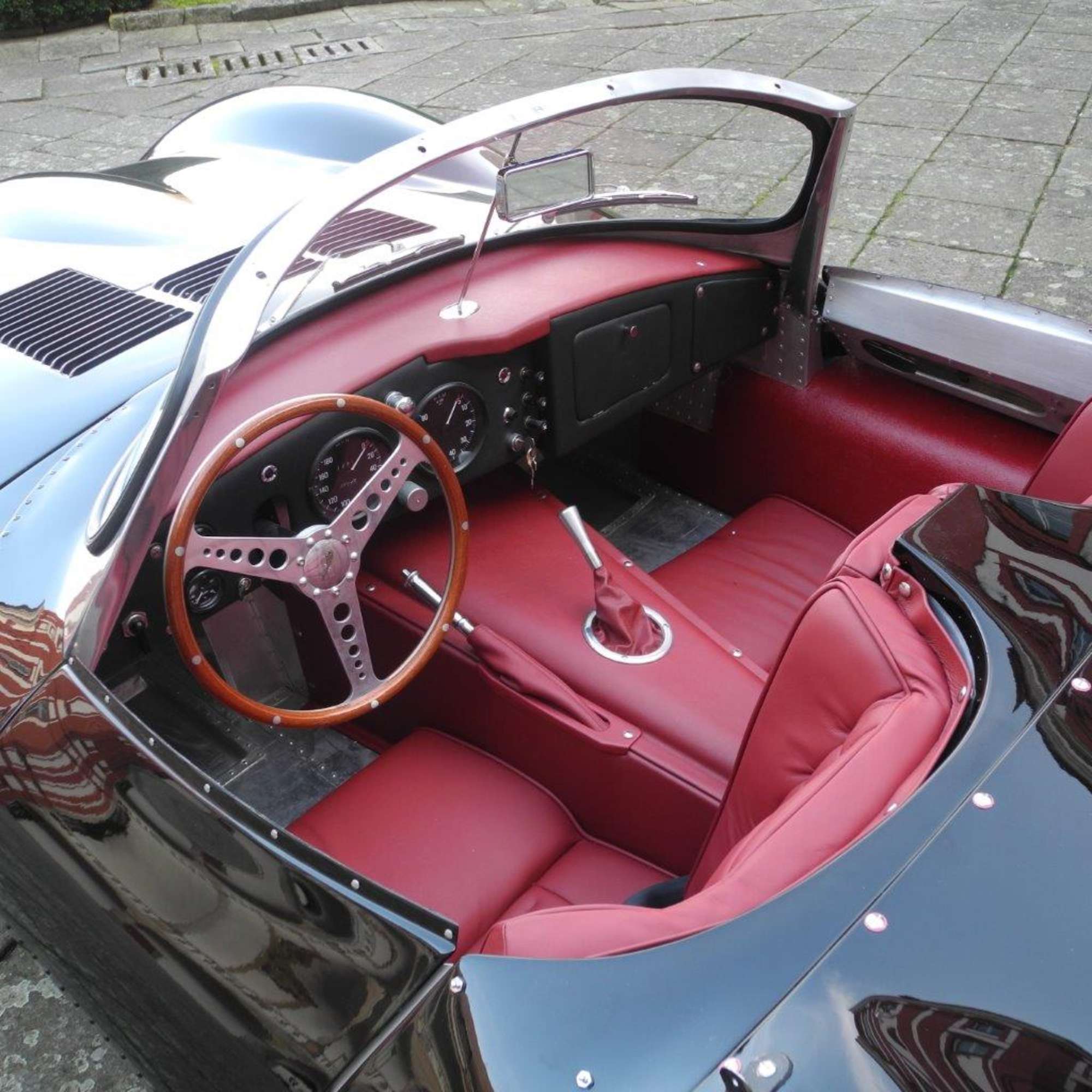 1969 Lynx-Jaguar XKSS-Auction Lot