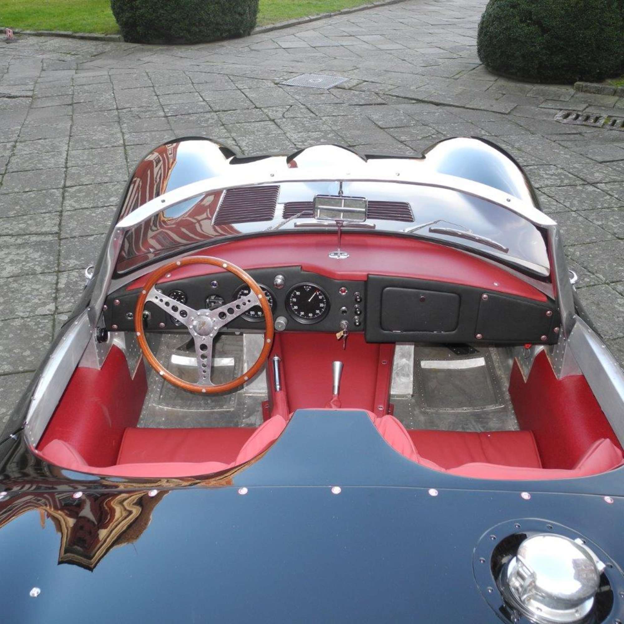 1969 Lynx-Jaguar XKSS-Auction Lot