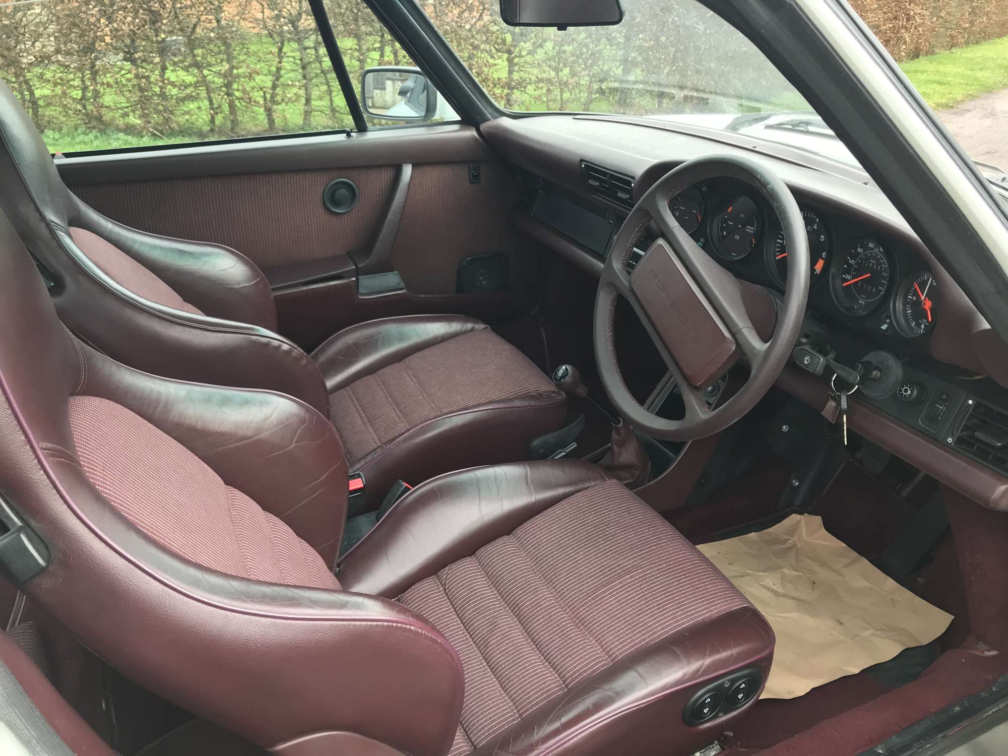 1986 Porsche 911 3.2 Carrera Targa-Auction Lot