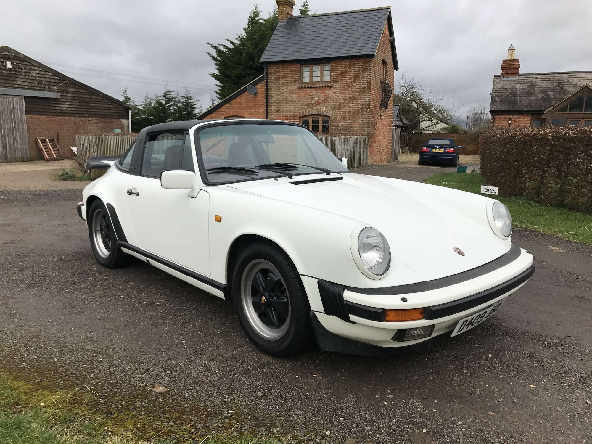 1986 Porsche 911 3.2 Carrera Targa-Auction Lot