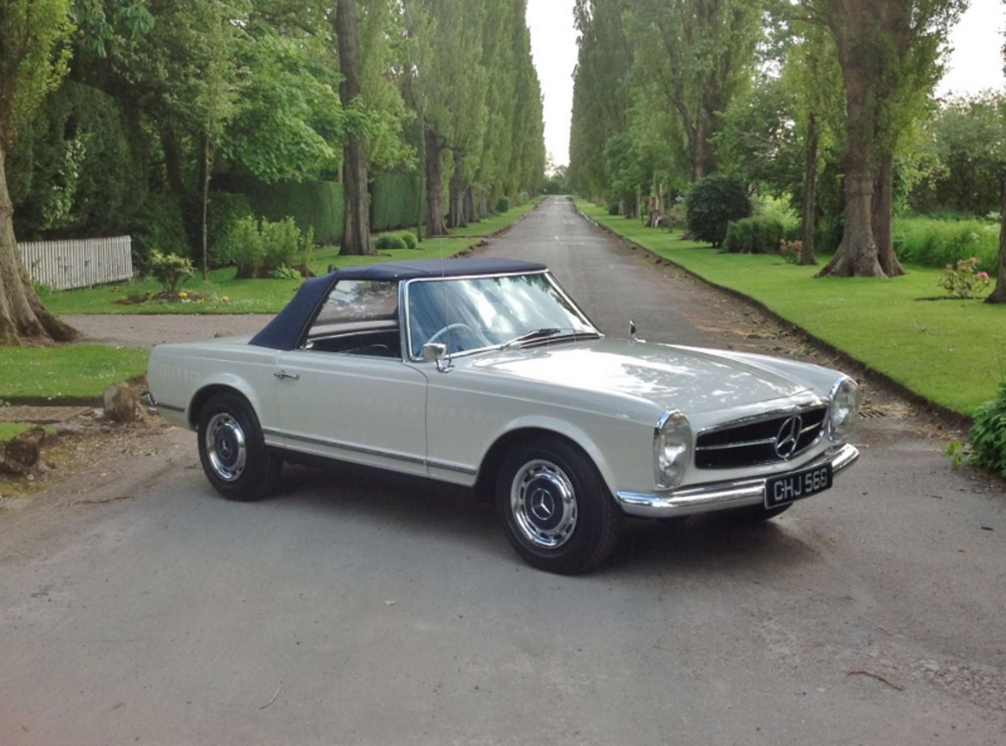 1968 Mercedes-Benz 280SL Pagoda -Sold