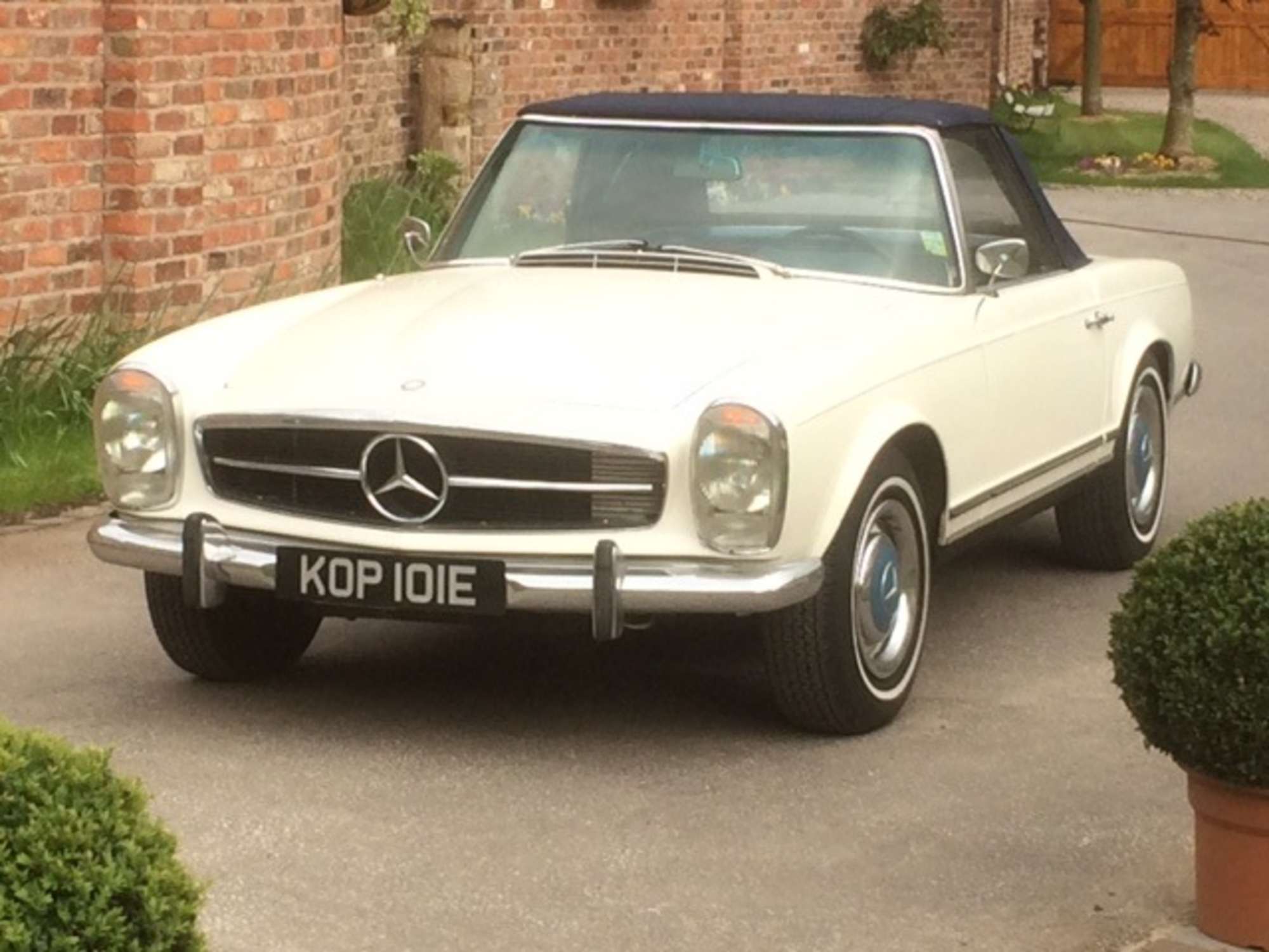 1967 Mercedes 250SL Pagoda-Sold