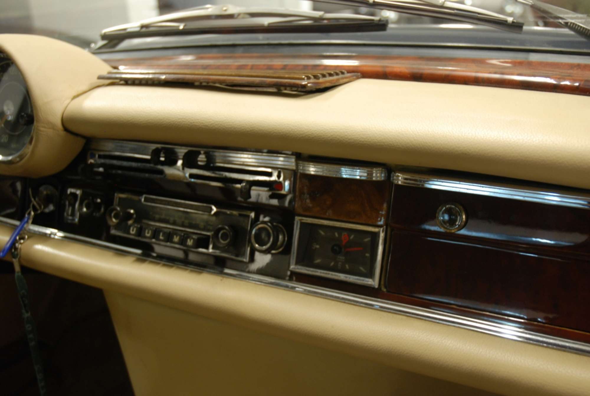 1971 Mercedes-Benz 280SE 3.5 Cabriolet-Sold