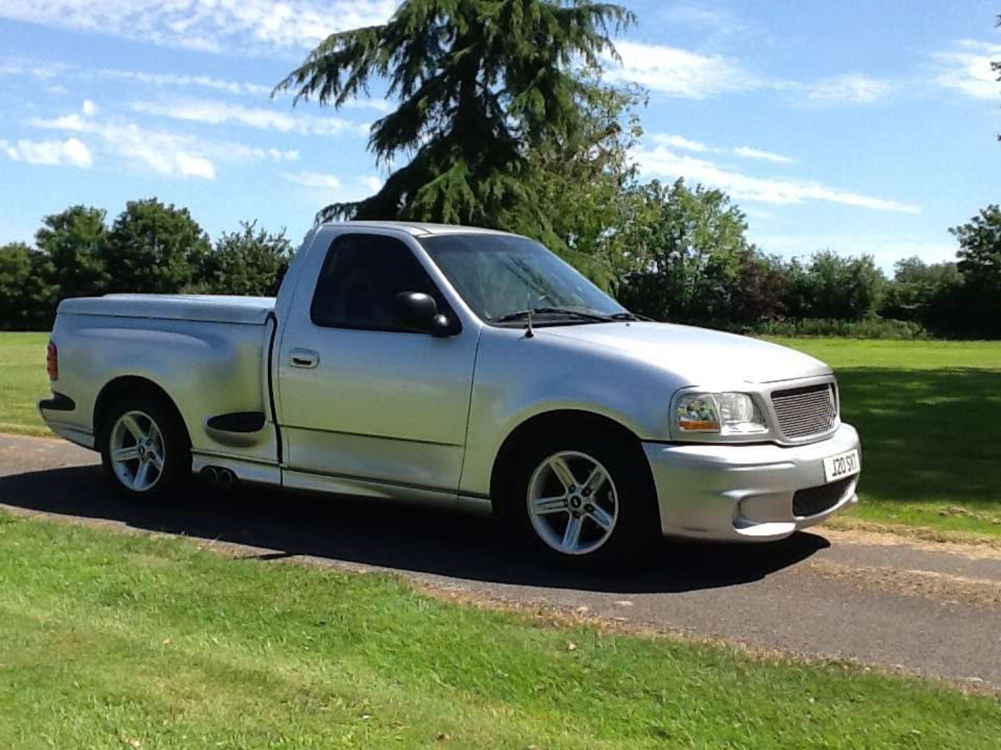 2000 Ford F-150 Lightning SVT Pickup-Sold