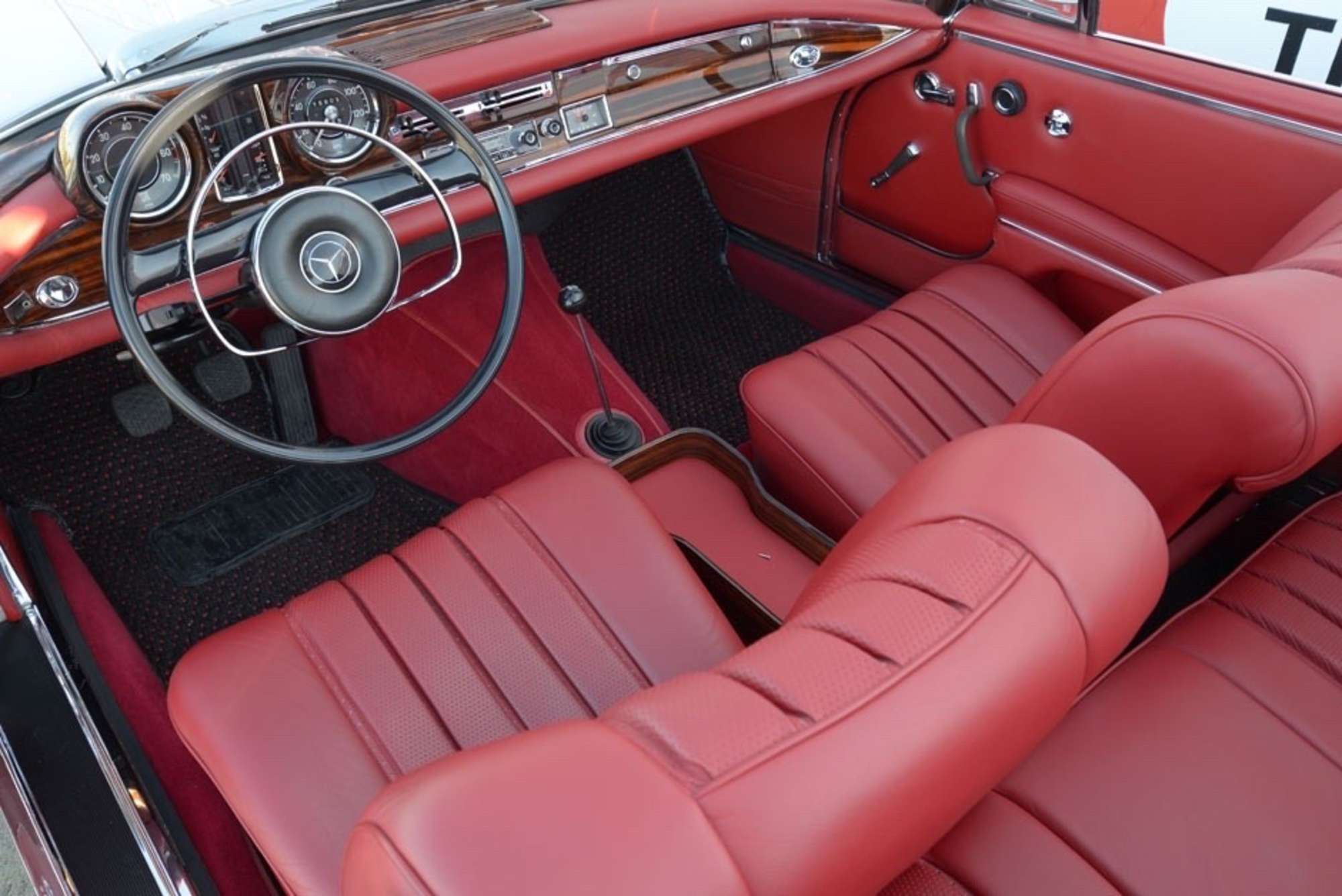 Iconic Auctioneers | 1966 Mercedes 250 SE Convertible Manual