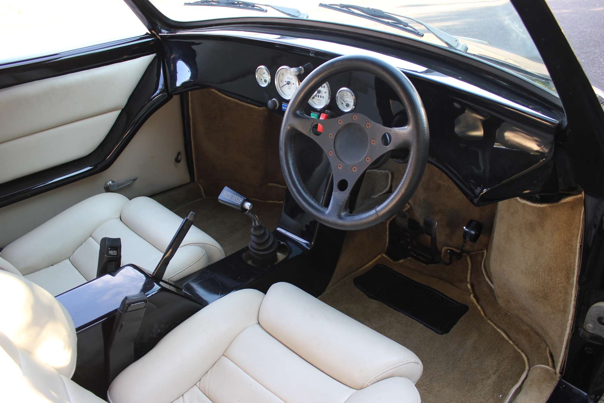 1972 Volkswagen Karman Ghia Cabriolet-Auction Lot