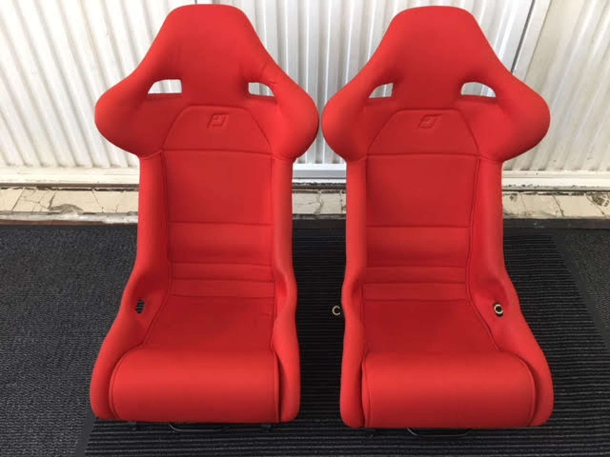 Ferrari F40 seats.-Auction Lot