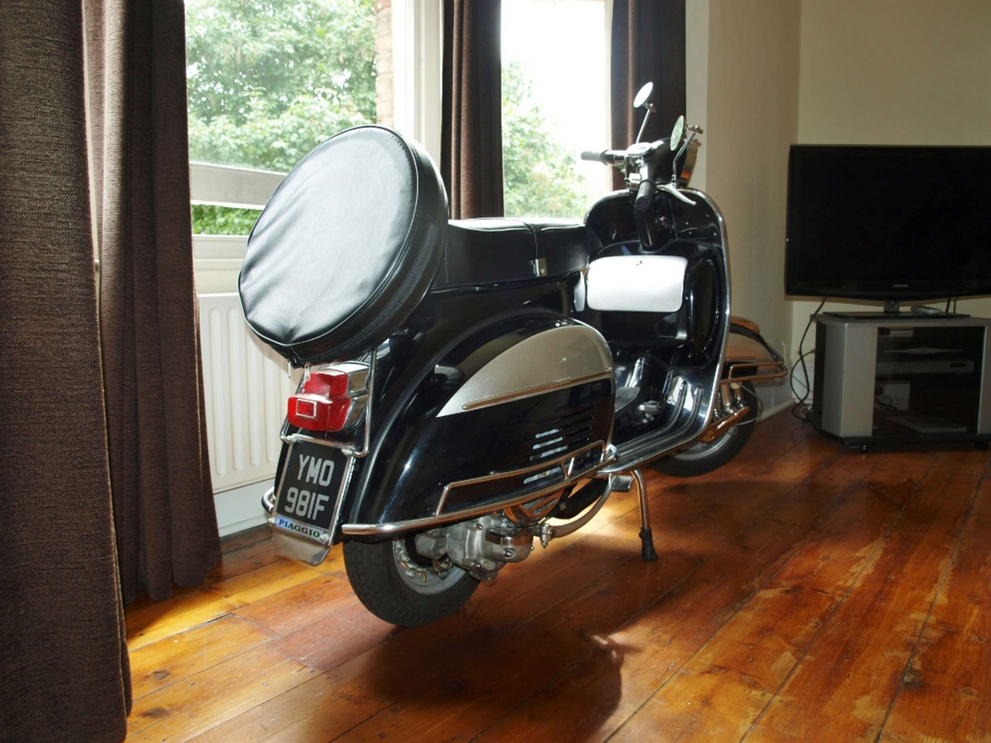 1968 Piaggio Vespa 150 Sprint-Sold