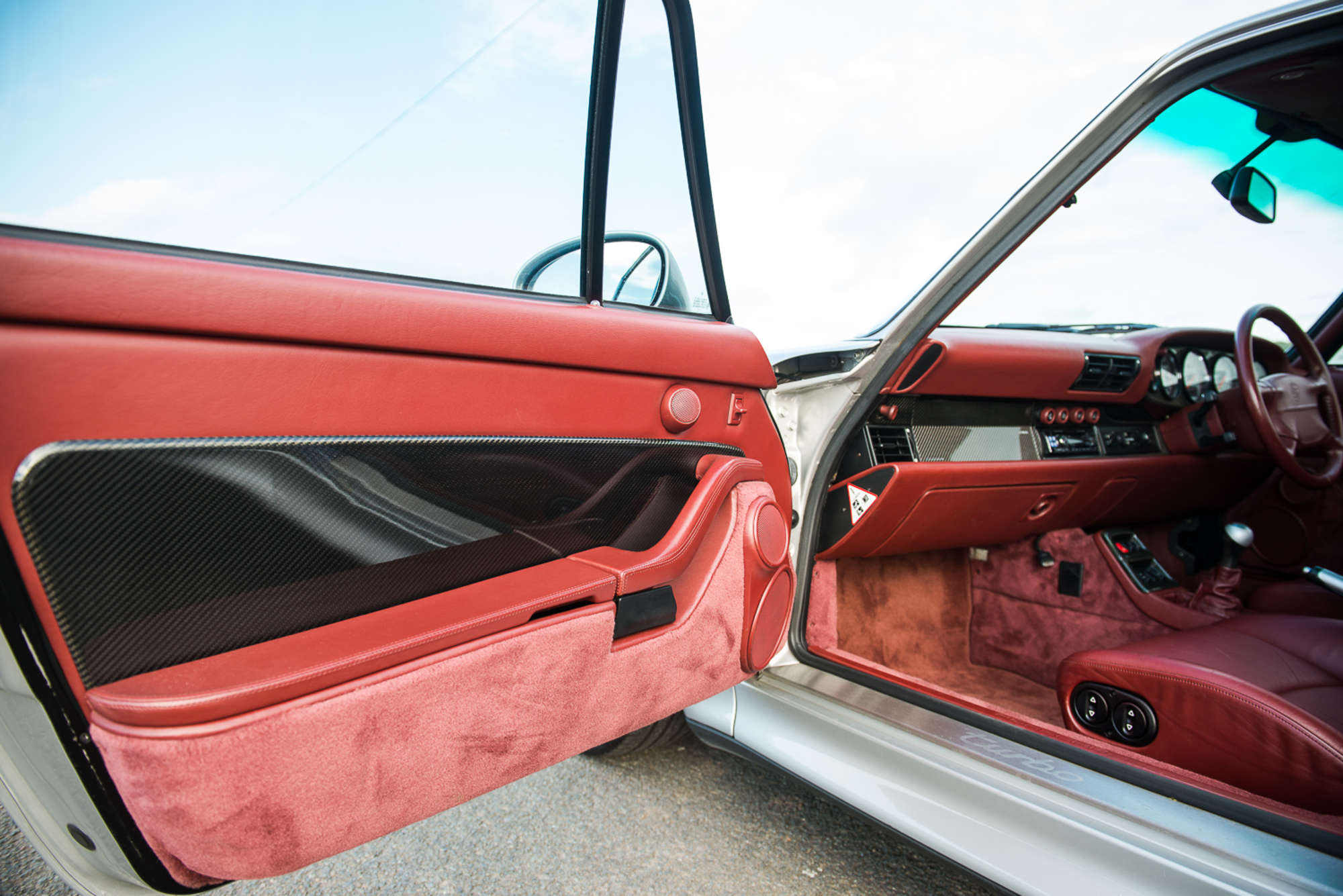 Iconic Auctioneers | 1998 Porsche 911 (993) Turbo X50-Sold