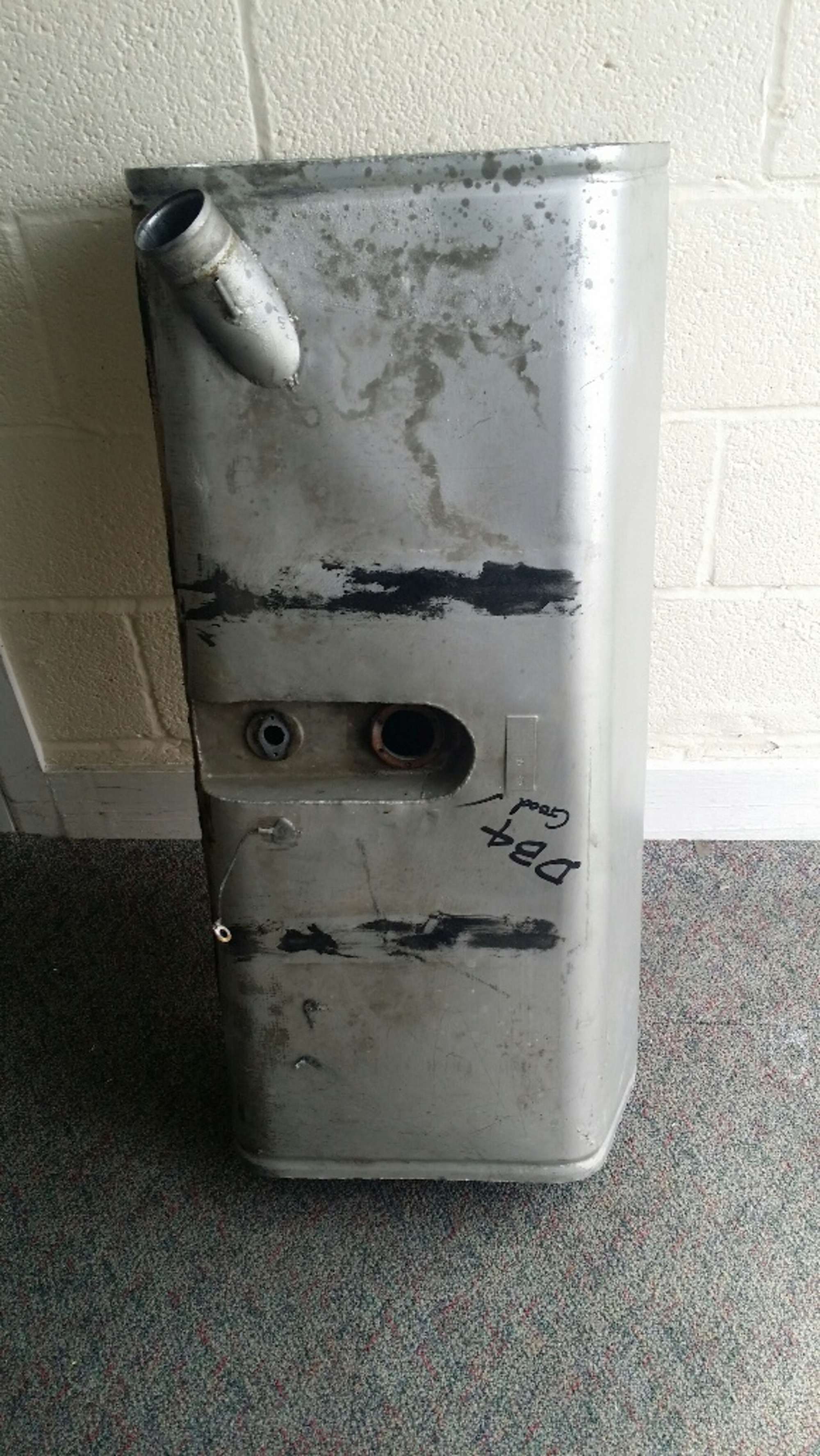 DB4 Fuel tank-Auction Lot