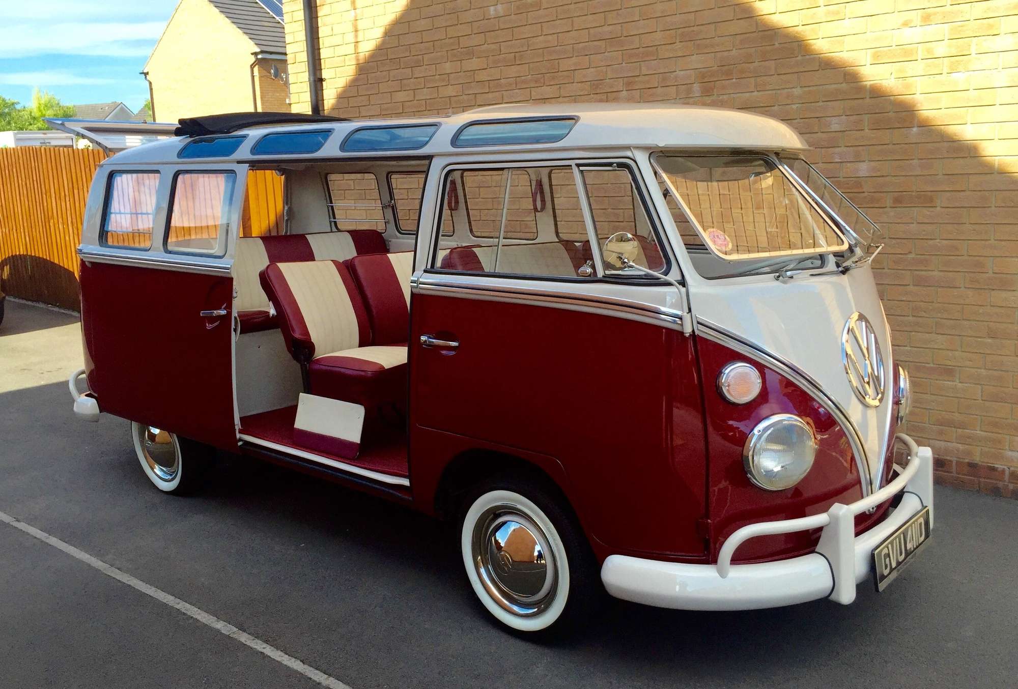 1966 VW Type 2 (T1) Microbus Deluxe 'Samba'-Sold
