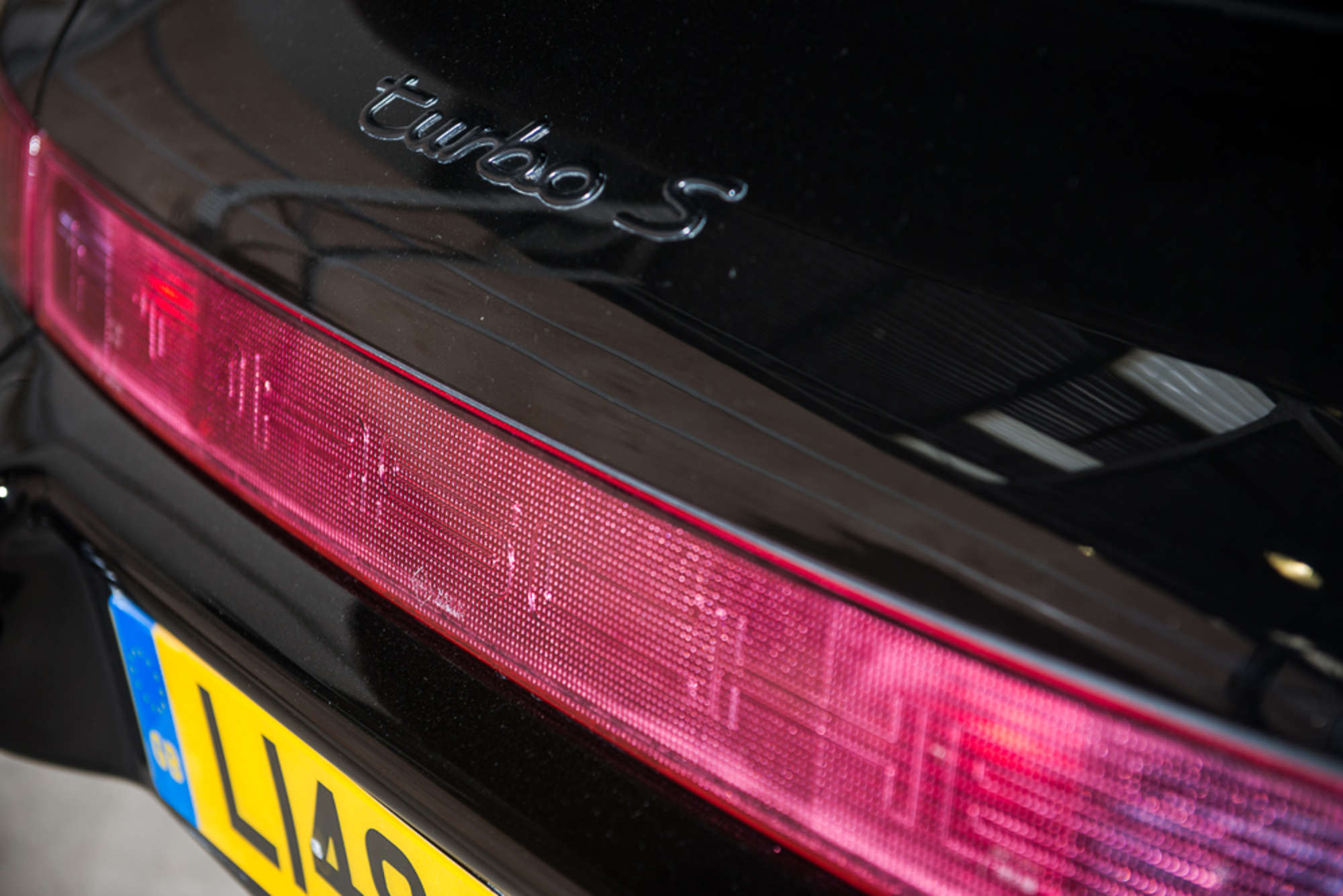 1993 Porsche 911 (964) Turbo 'S' Leichtbau-Sold