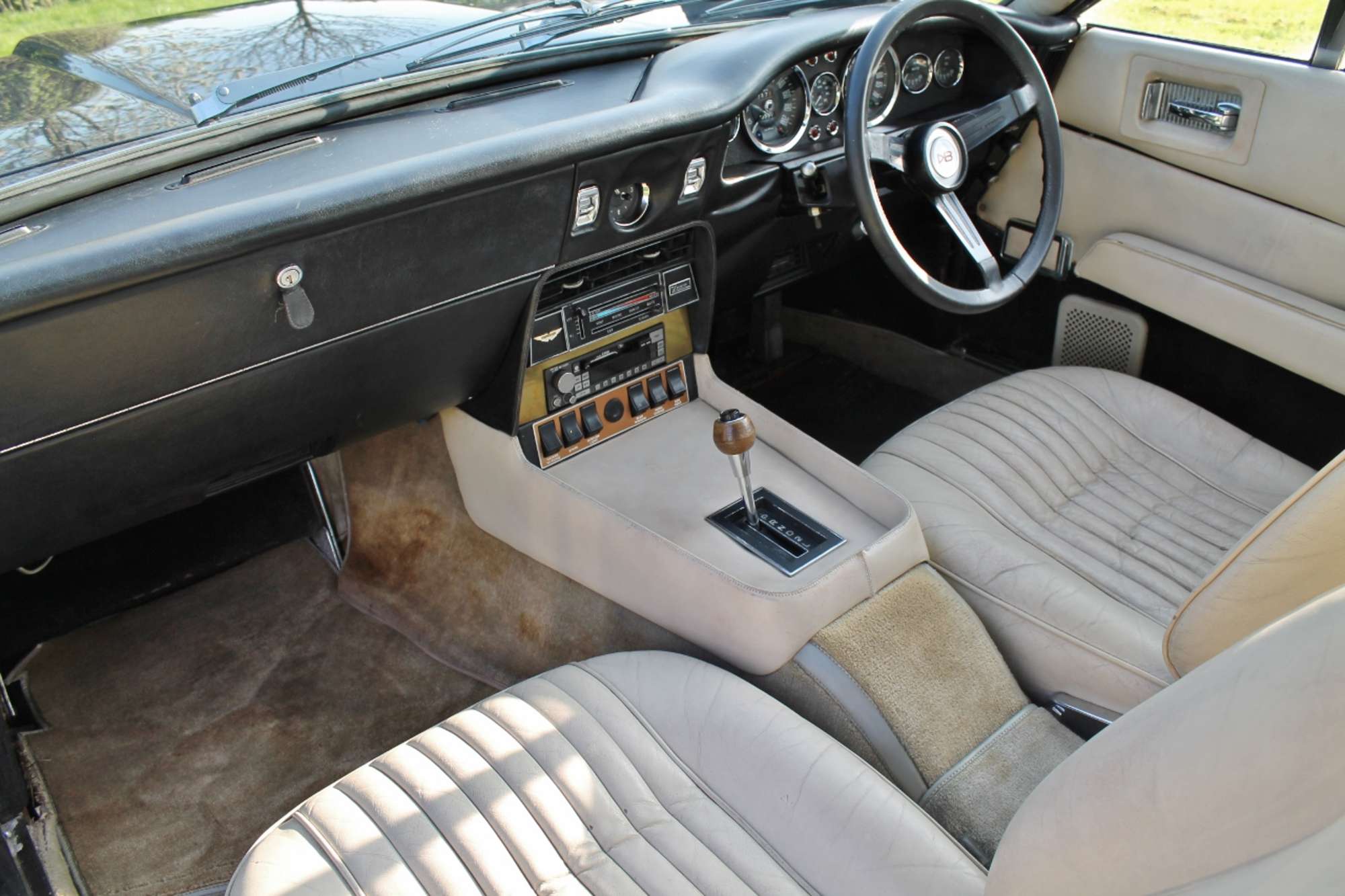 1972 Aston Martin DBS V8-Auction Lot