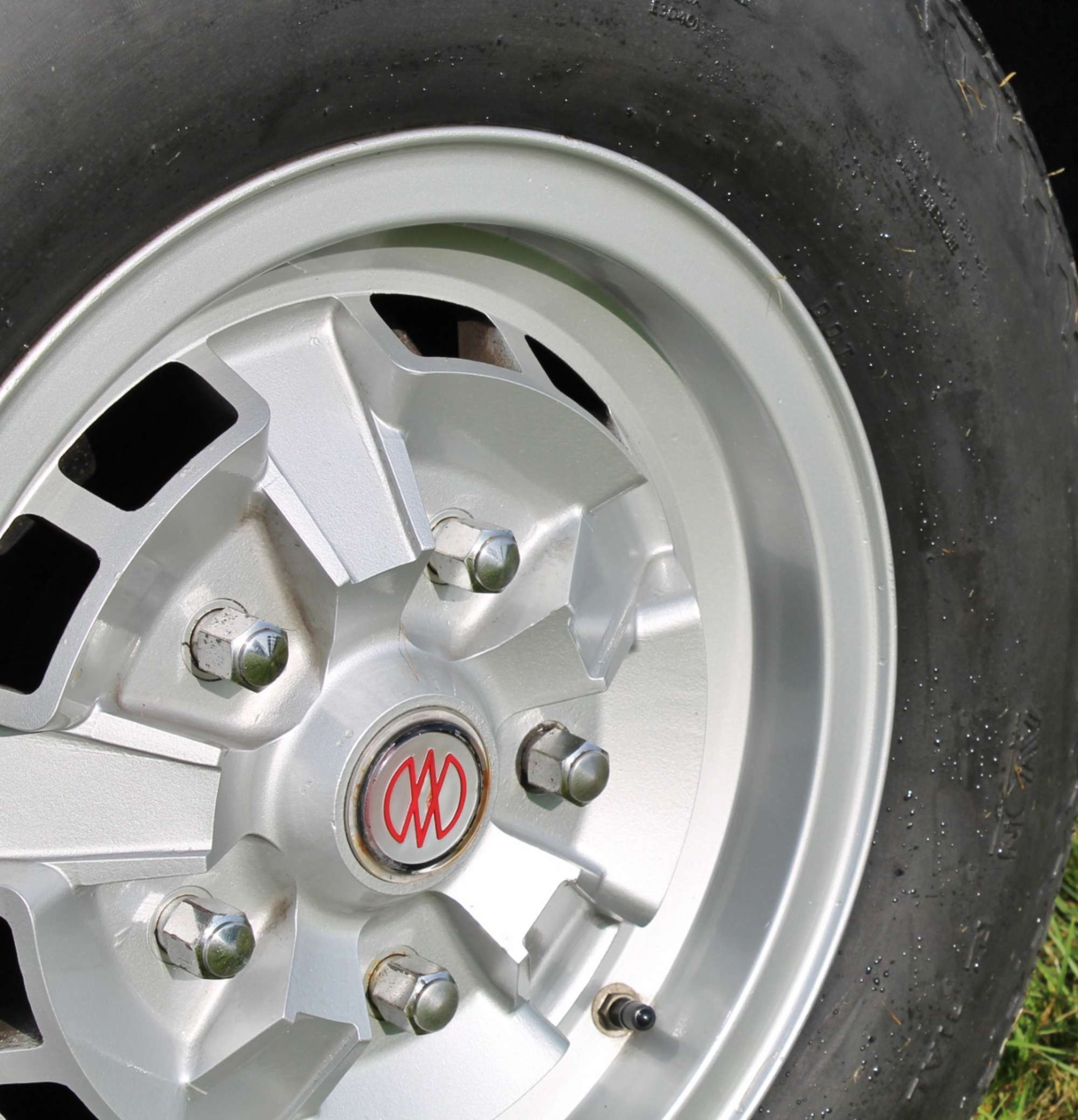 1972 Aston Martin DBS V8-Auction Lot